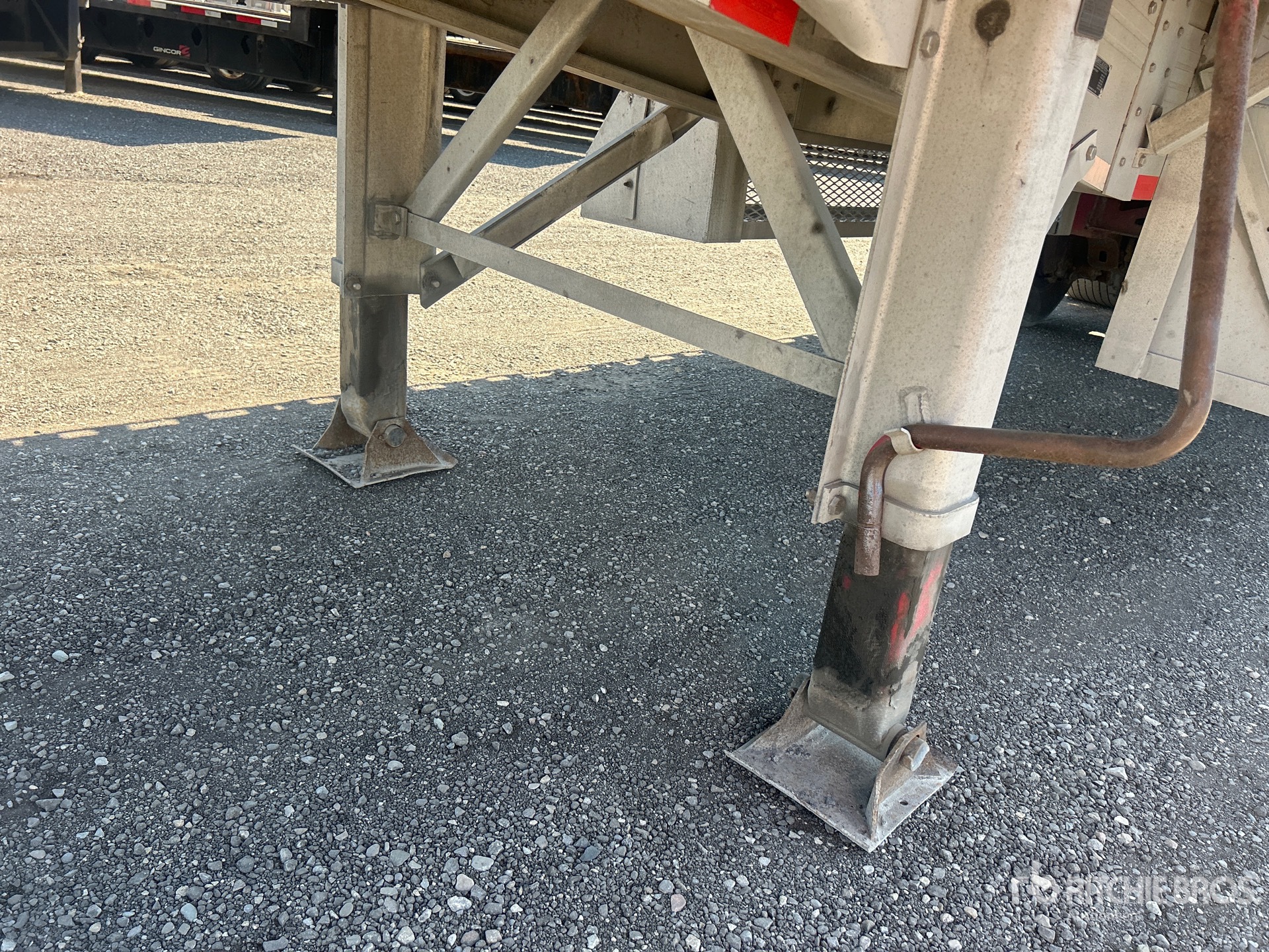 2017 Reitnouer 28 FT SUPER B-TRAIN LEAD