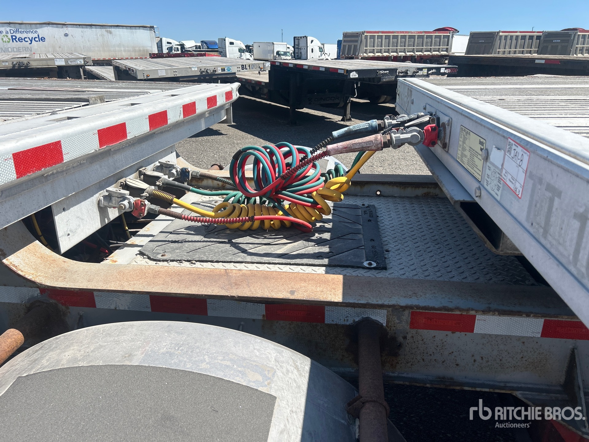 2017 Reitnouer 28 FT SUPER B-TRAIN LEAD