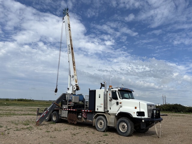 Manitex 30102C 30 ton on 2006 International Paystar 5600I Boom Truck