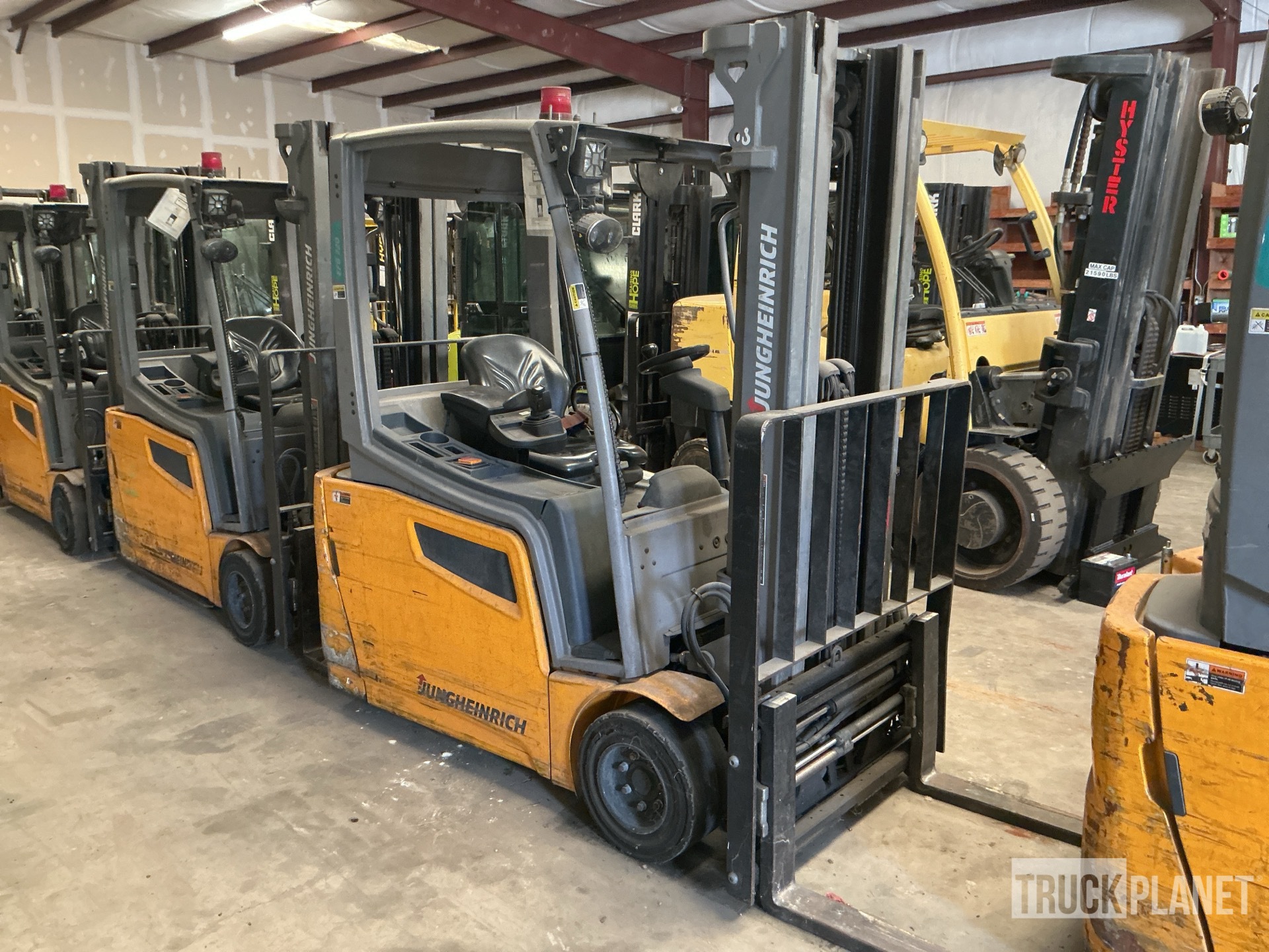 General Appearance - Lift Truck* with Image, coin avant droit