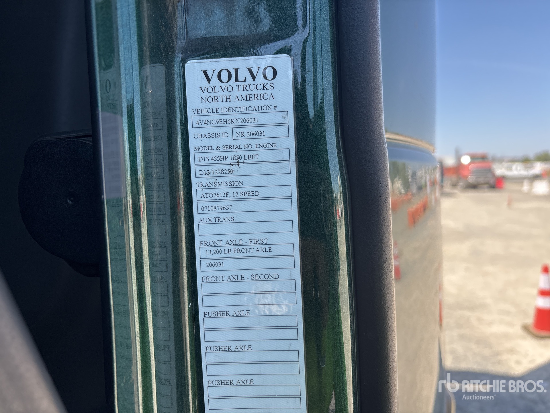 2019 Volvo VNL860