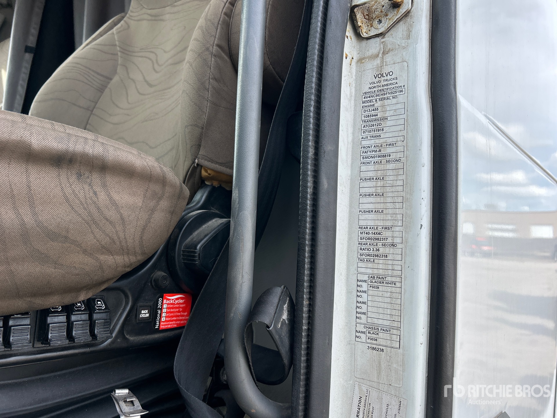 2015 Volvo VNL
