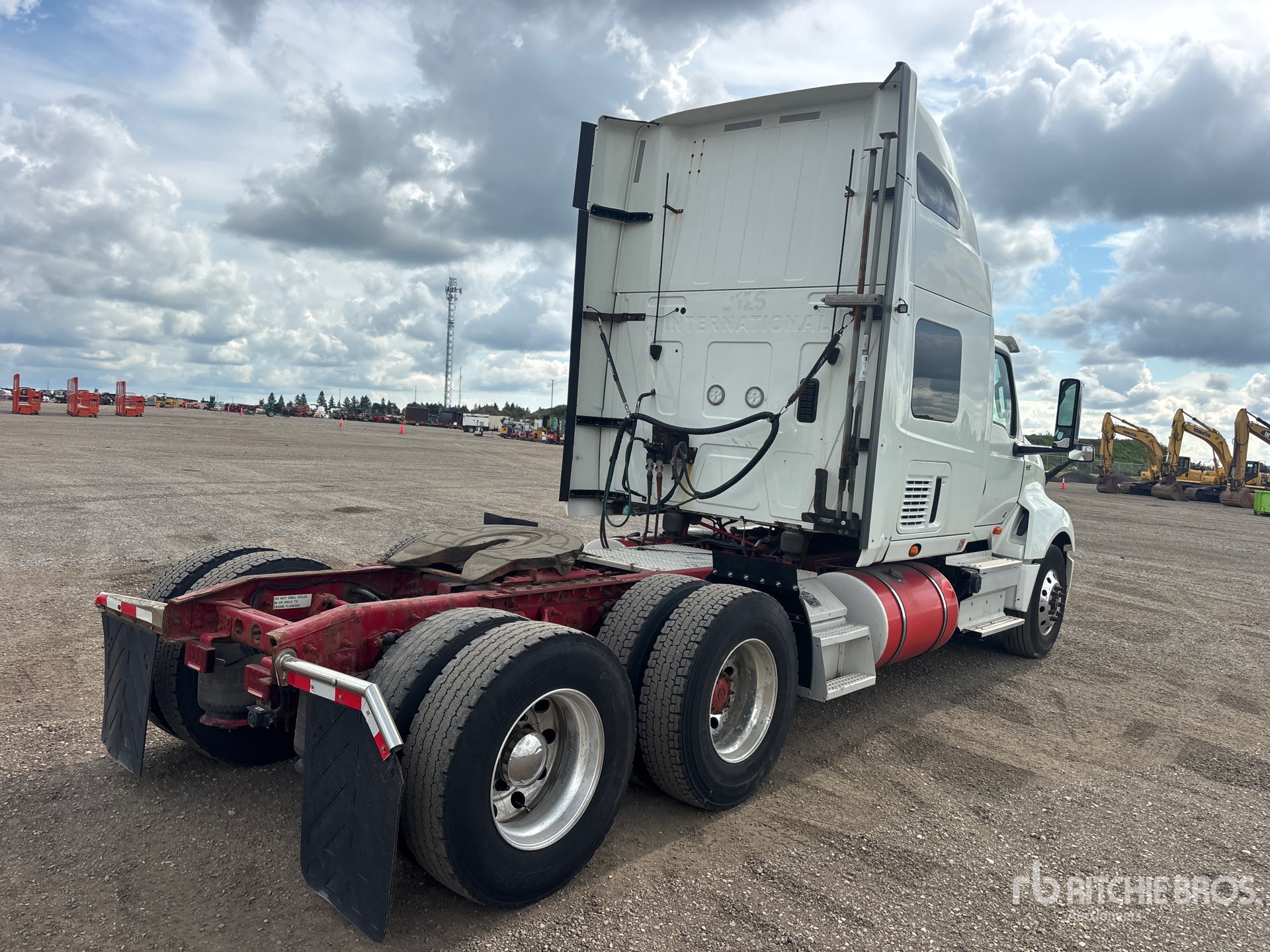 2022 International LT625