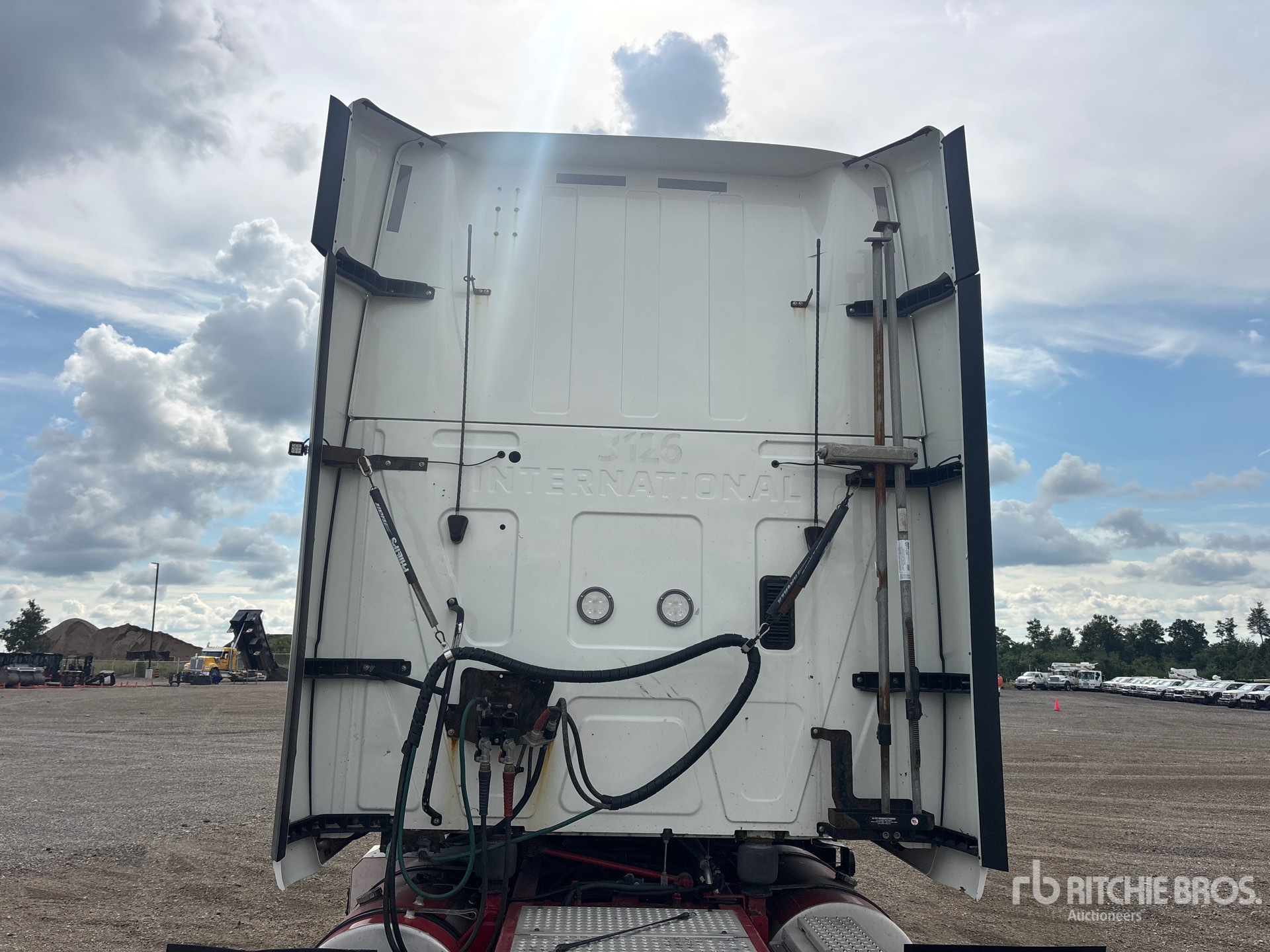 2022 International LT625