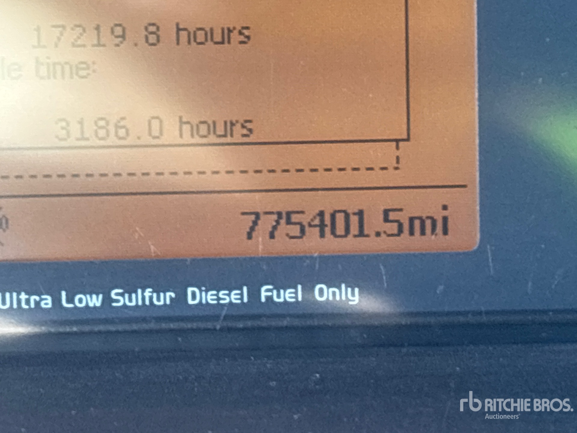 2015 Volvo VNL670