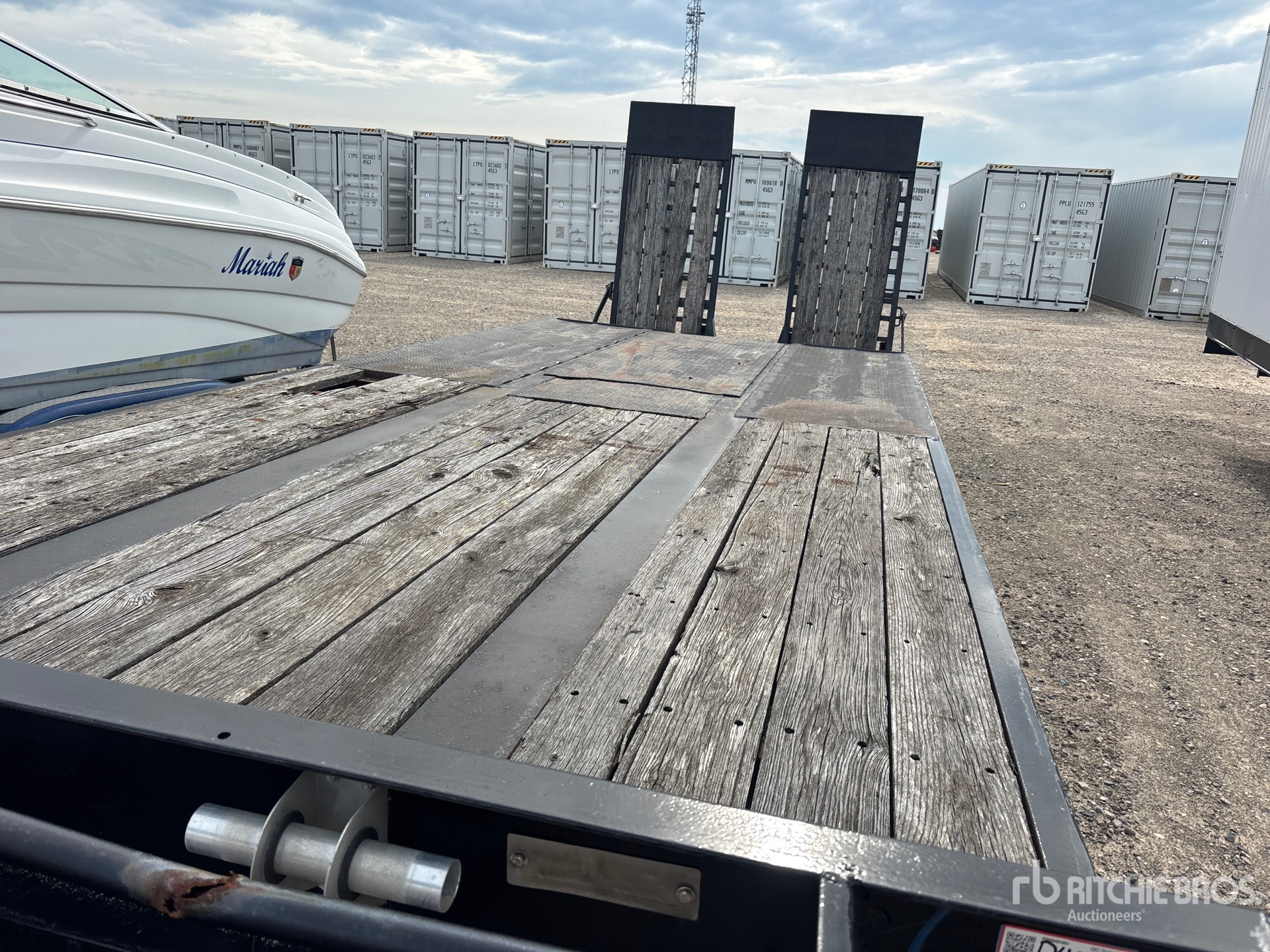 Load Star Trailer 25 FT T/A