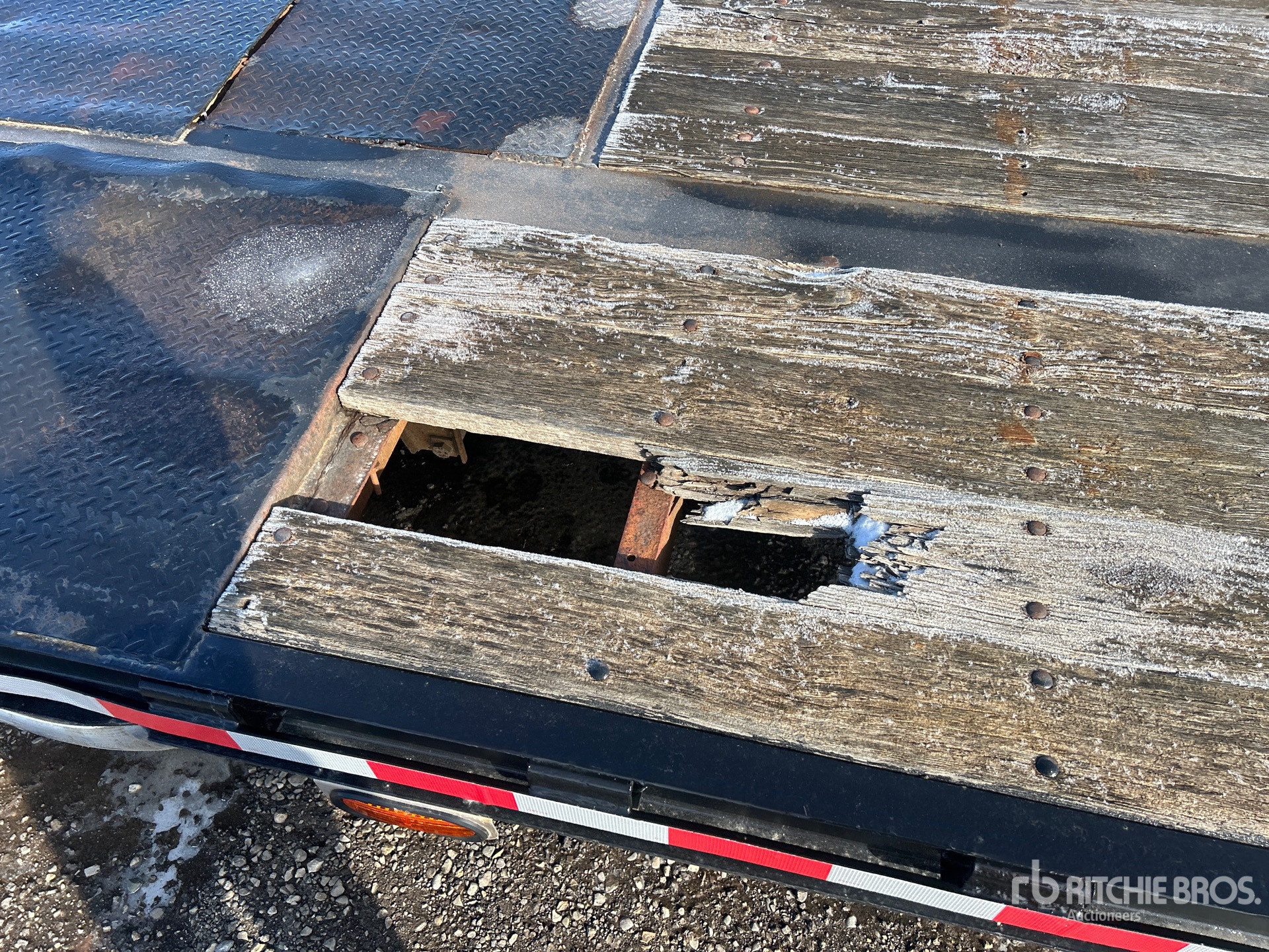 Load Star Trailer 25 FT T/A
