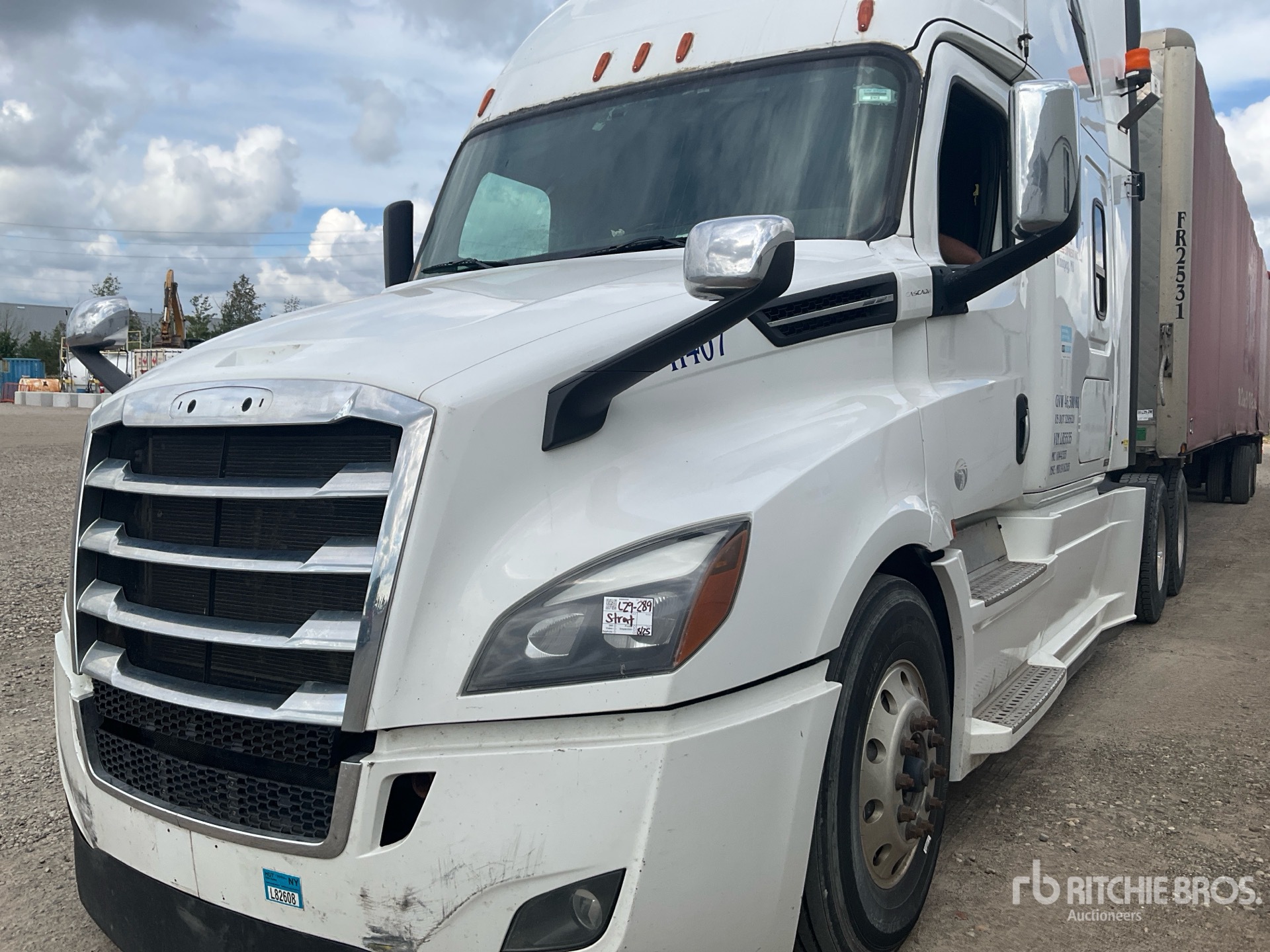 2020 Freightliner CASCADIA 126