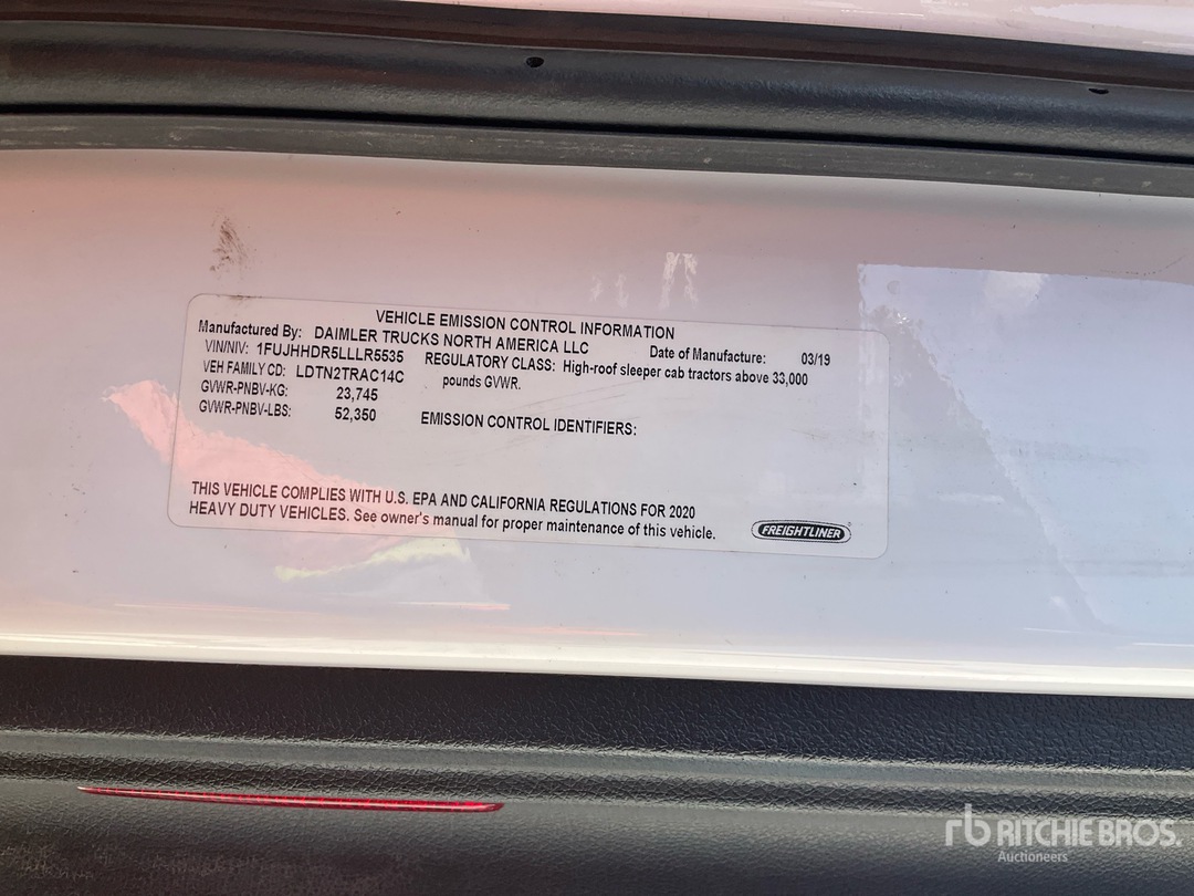 2020 Freightliner CASCADIA 126
