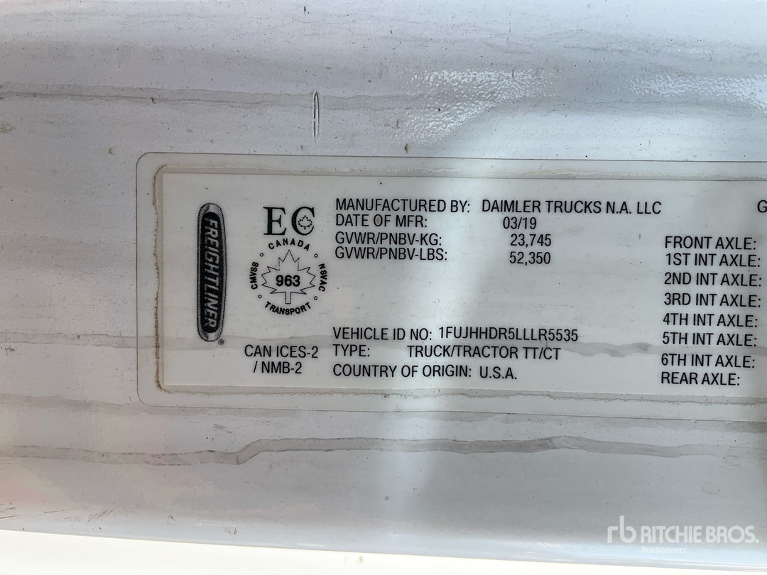 2020 Freightliner CASCADIA 126