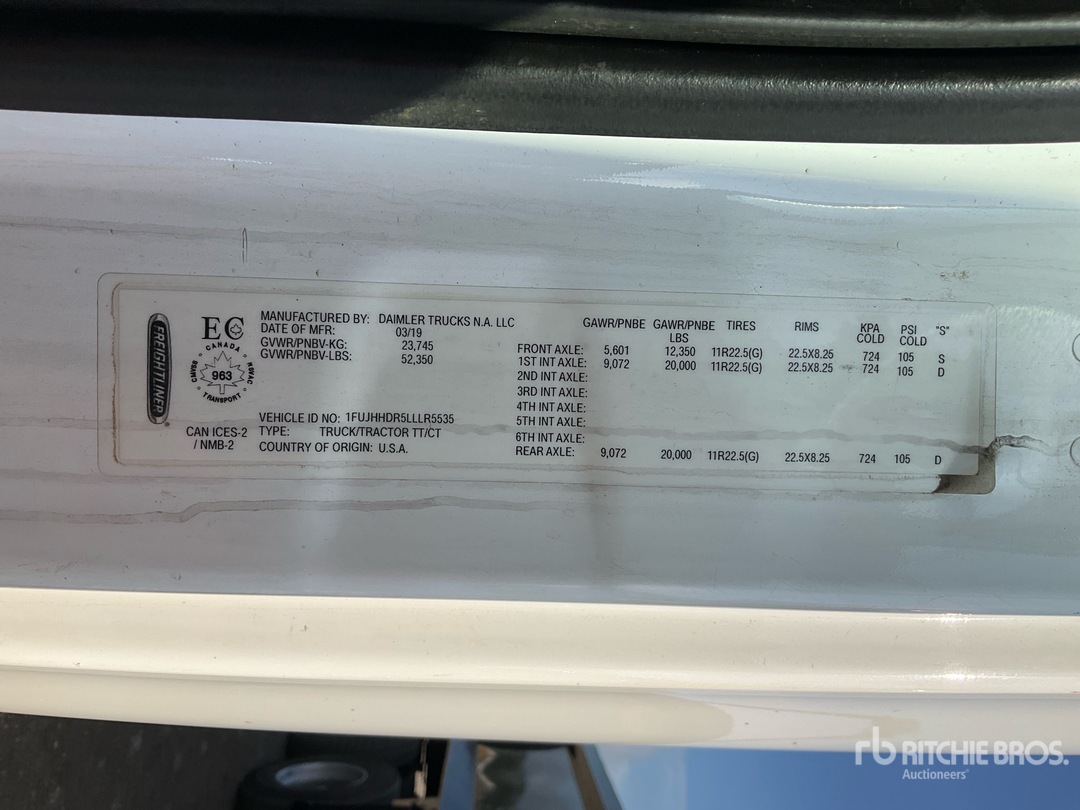 2020 Freightliner CASCADIA 126