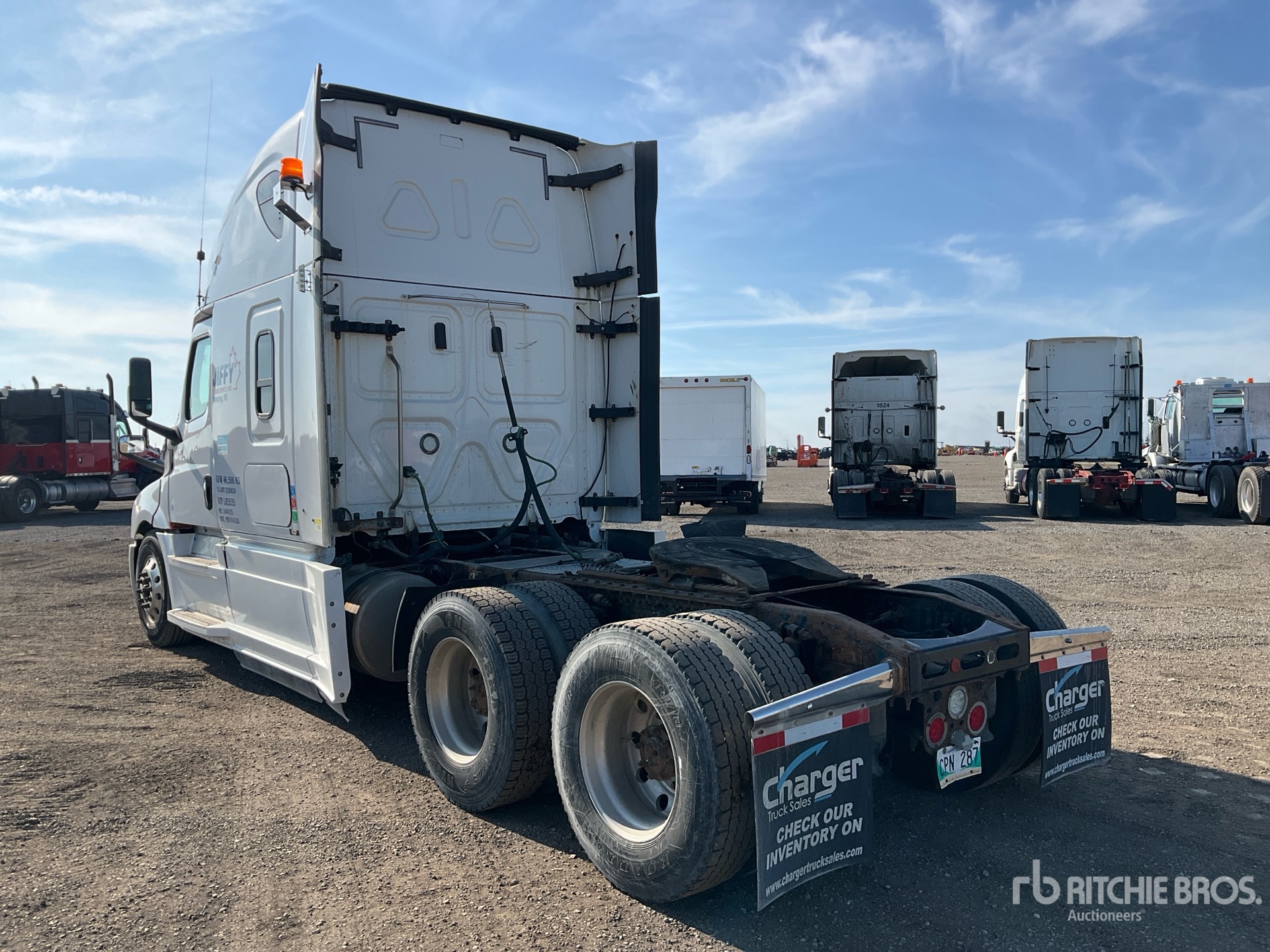 2020 Freightliner CASCADIA 126