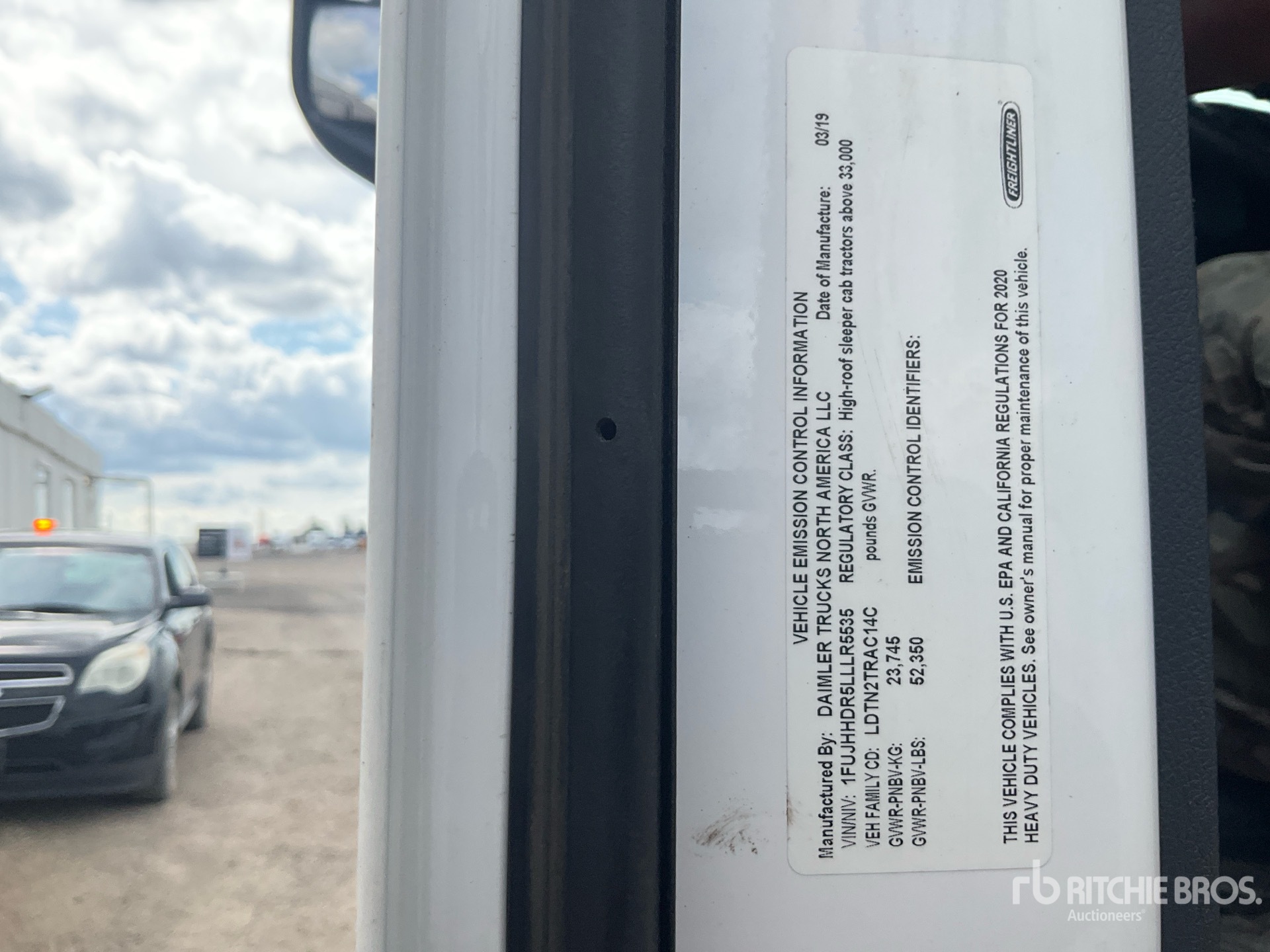 2020 Freightliner CASCADIA 126