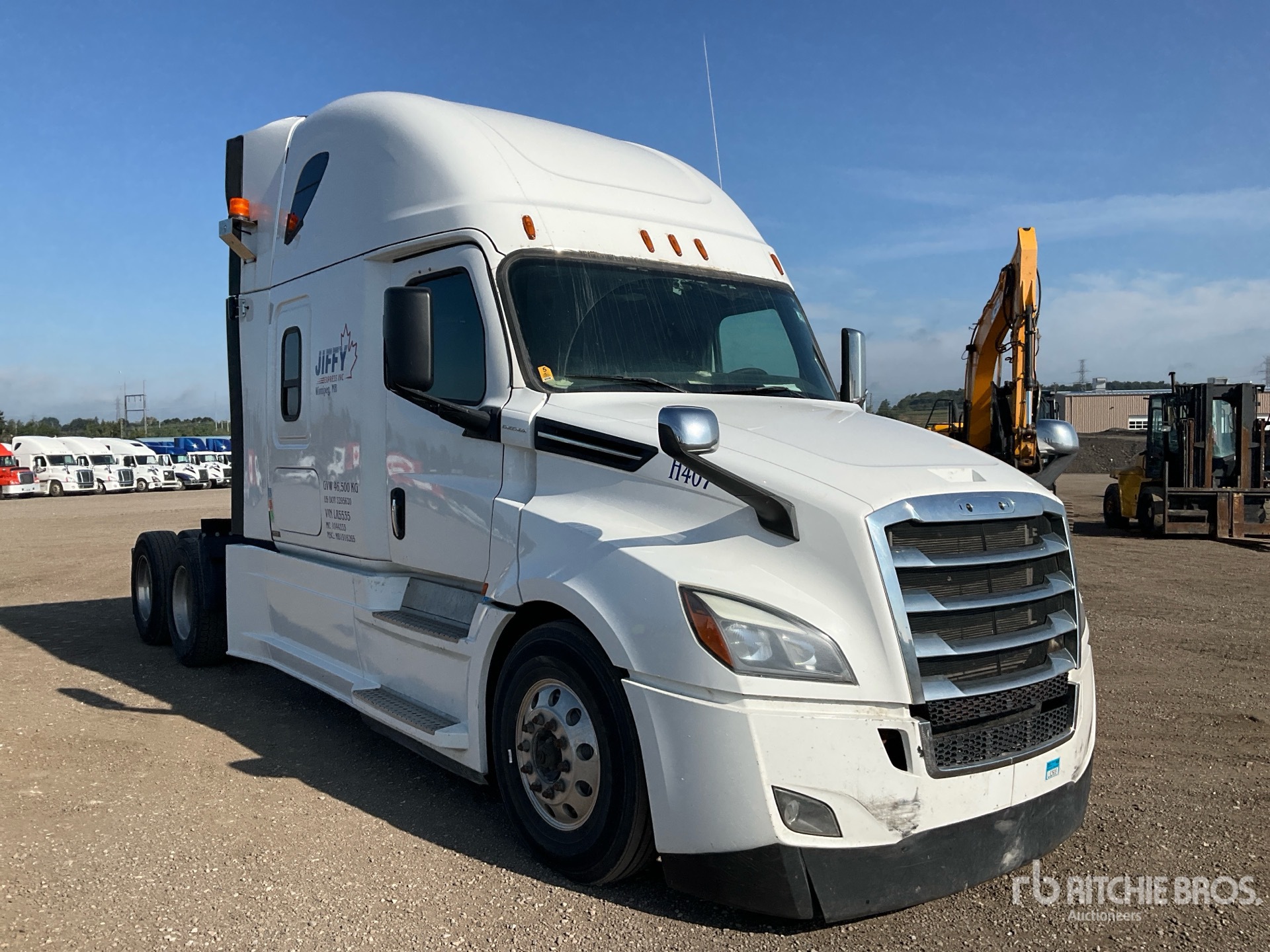 2020 Freightliner CASCADIA 126