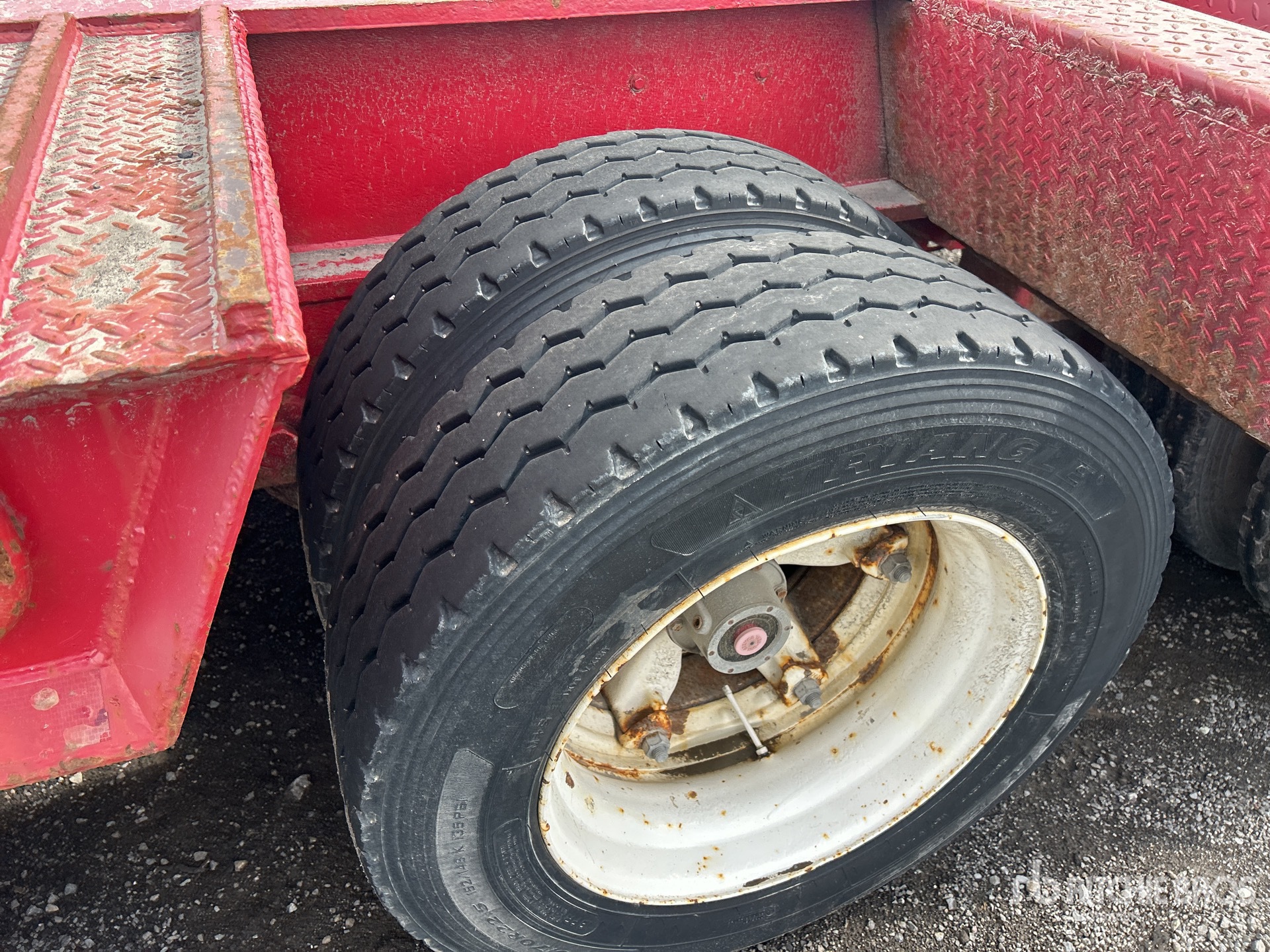 1997 J C Trailers Quad/A Removable Gooseneck