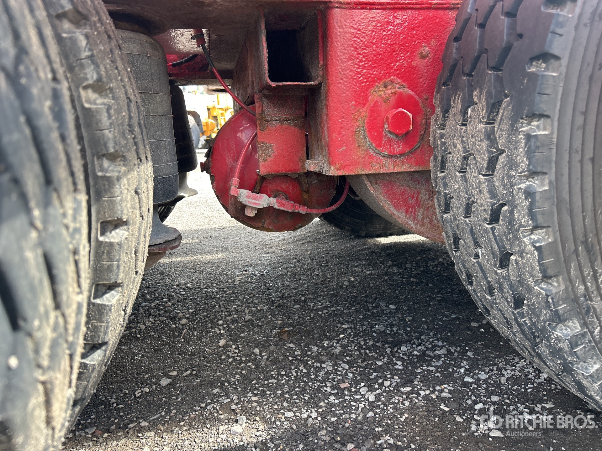 1997 J C Trailers Quad/A Removable Gooseneck