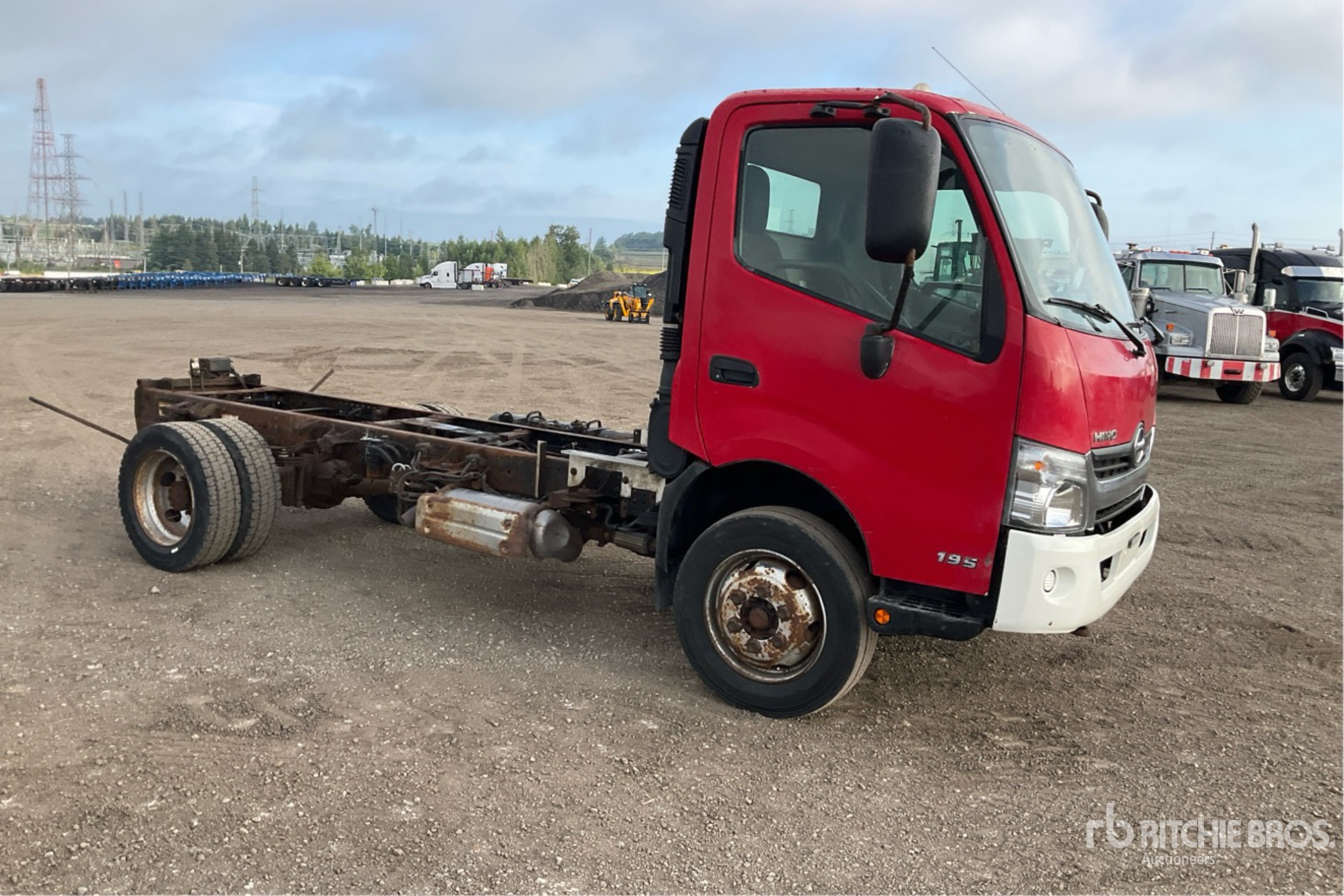 2013 Hino 195