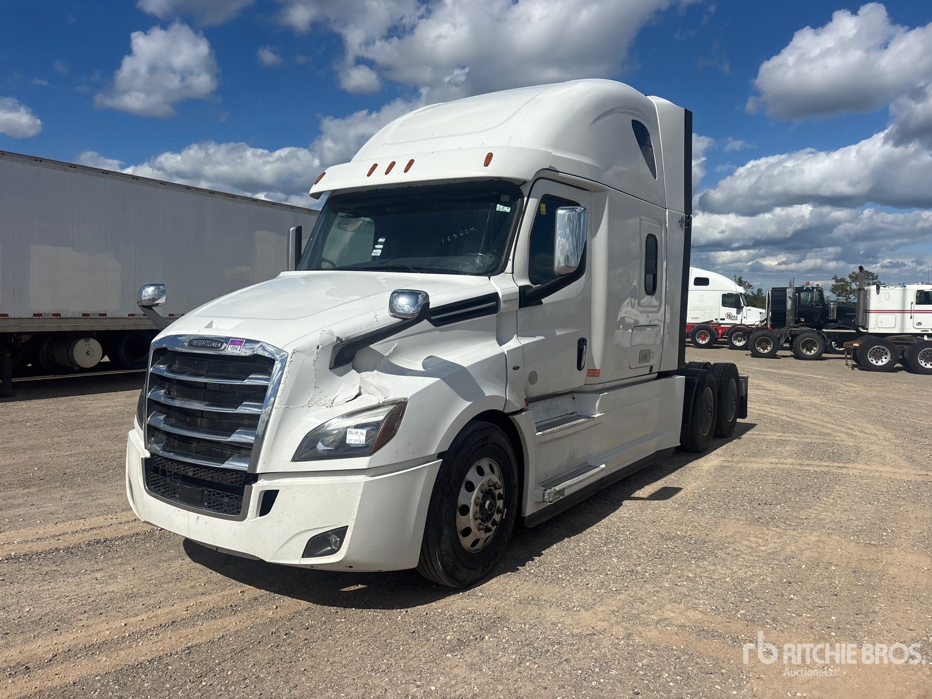 2020 Freightliner CASCADIA 126