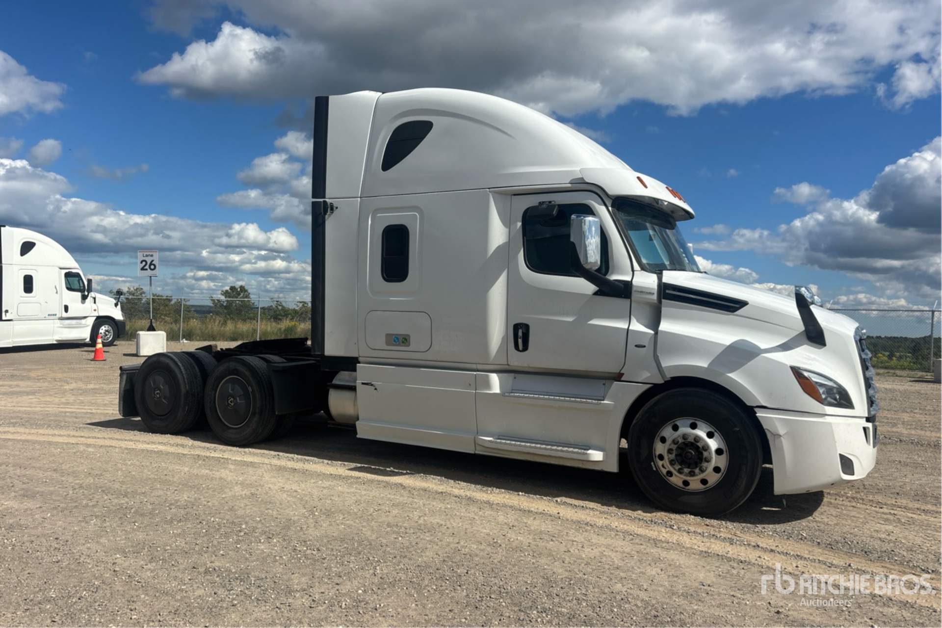 2020 Freightliner CASCADIA 126