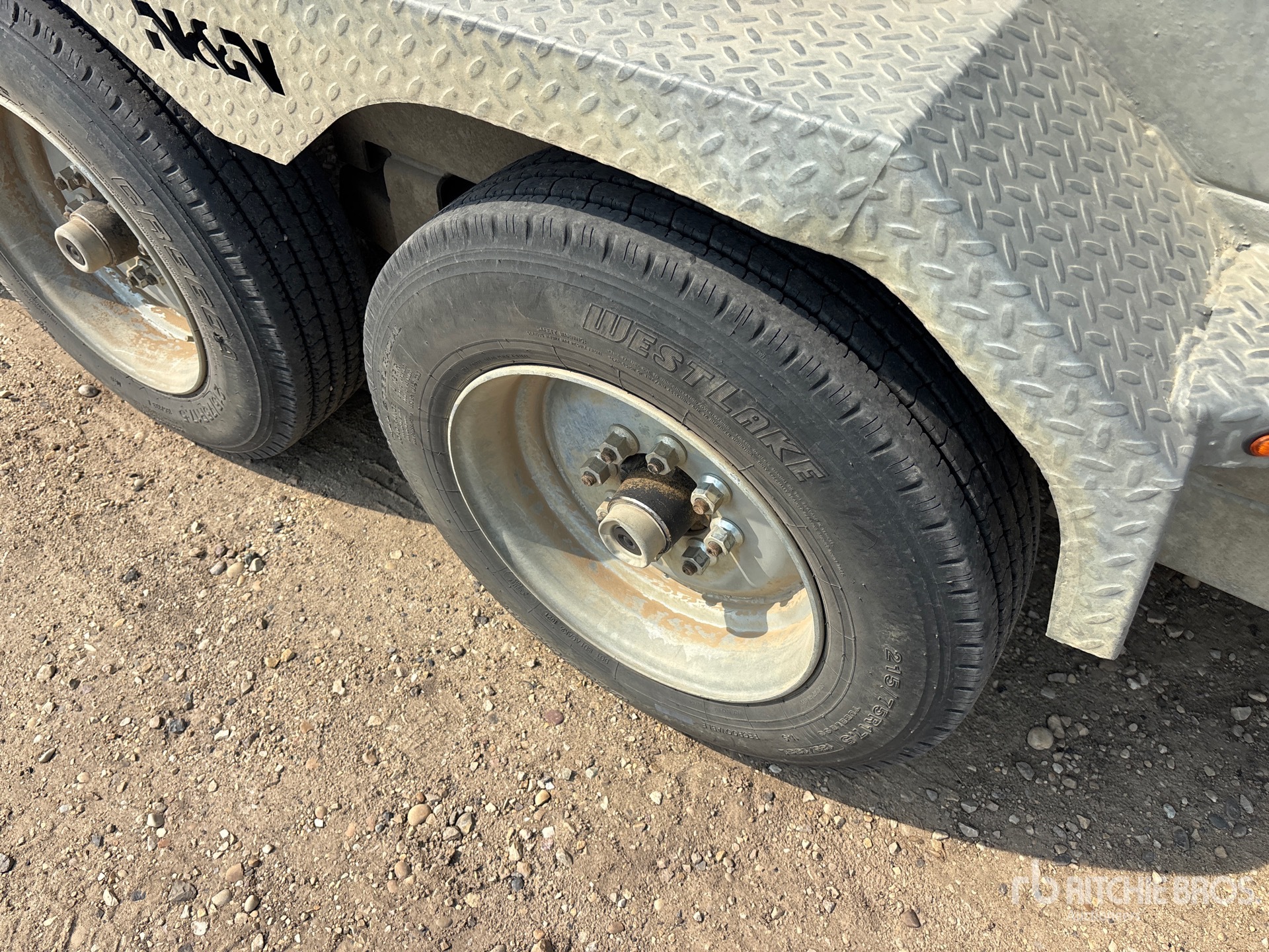 2021 N & N 18 FT TRI/A ALUMINUM GOOSENECK