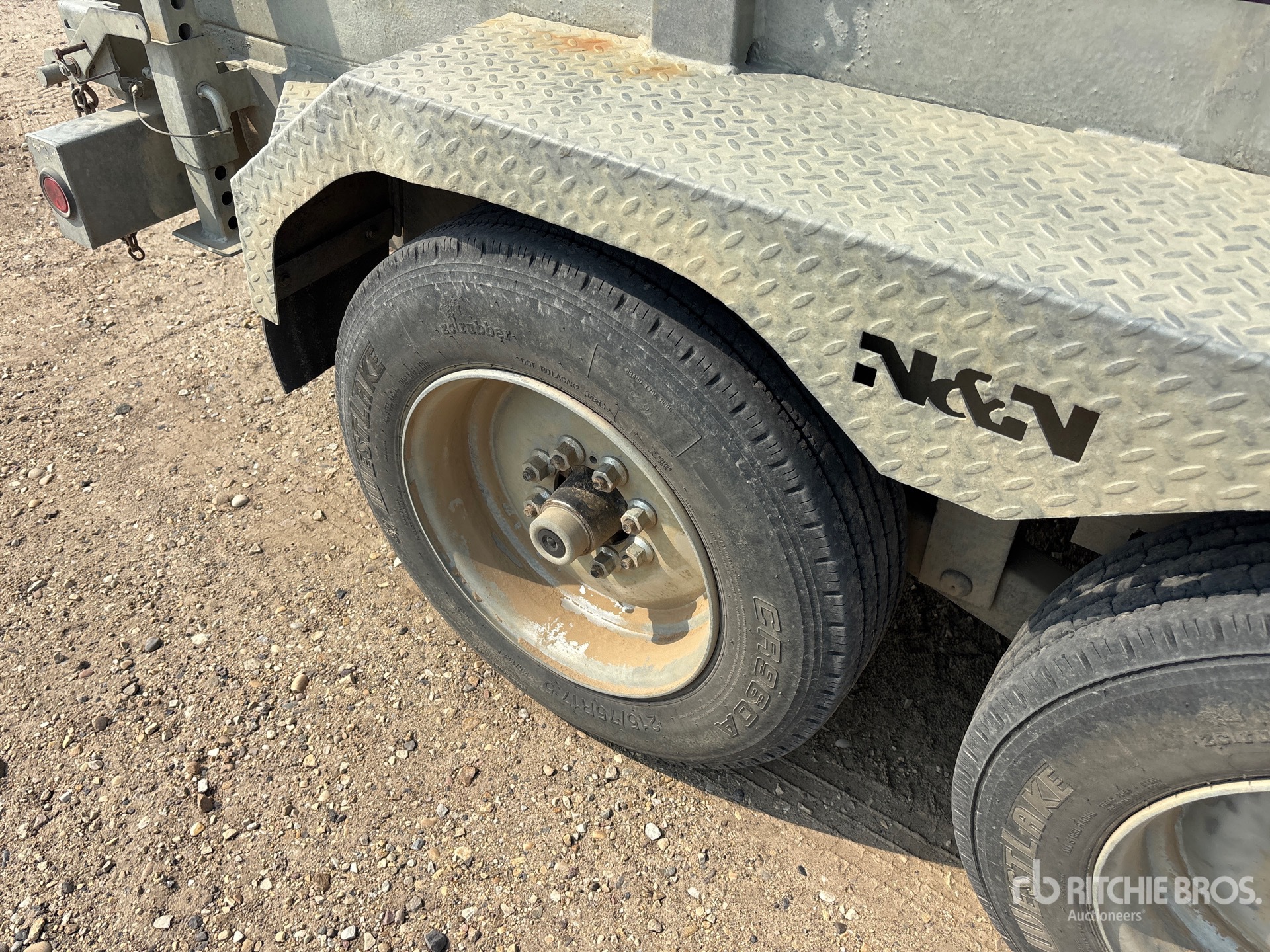 2021 N & N 18 FT TRI/A ALUMINUM GOOSENECK