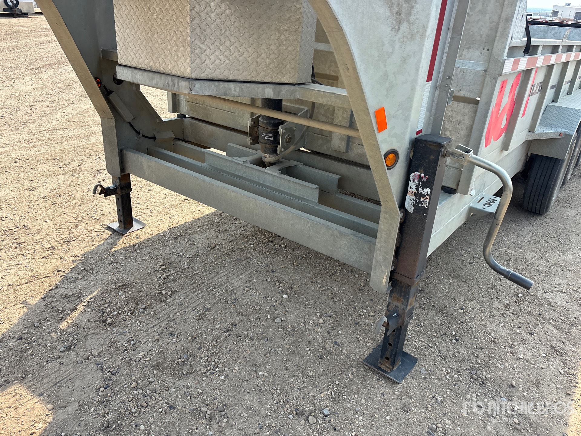 2021 N & N 18 FT TRI/A ALUMINUM GOOSENECK