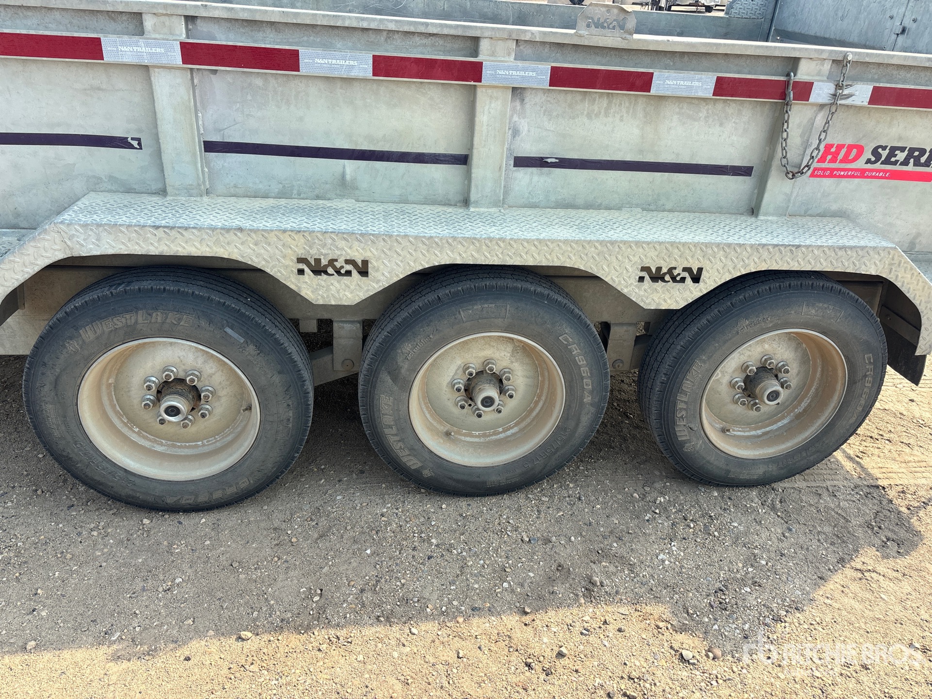 2021 N & N 18 FT TRI/A ALUMINUM GOOSENECK