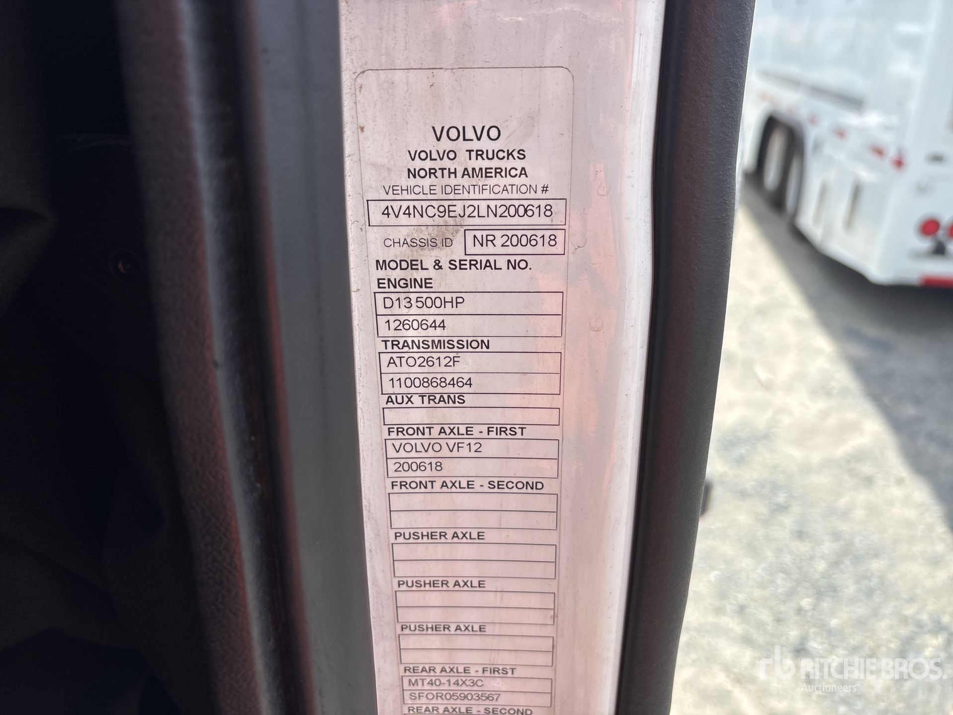 2020 Volvo VNL760