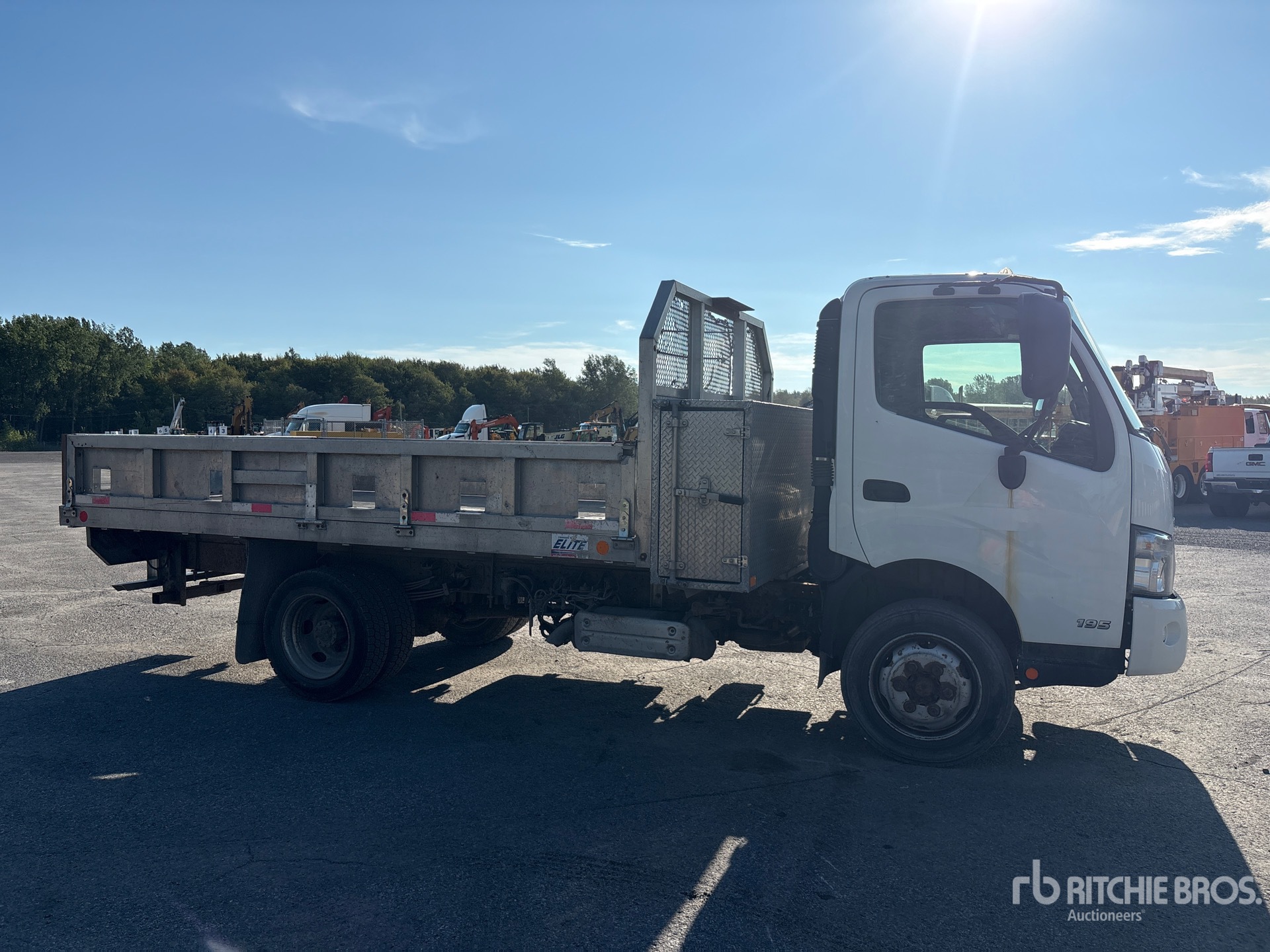 2017 Hino 195