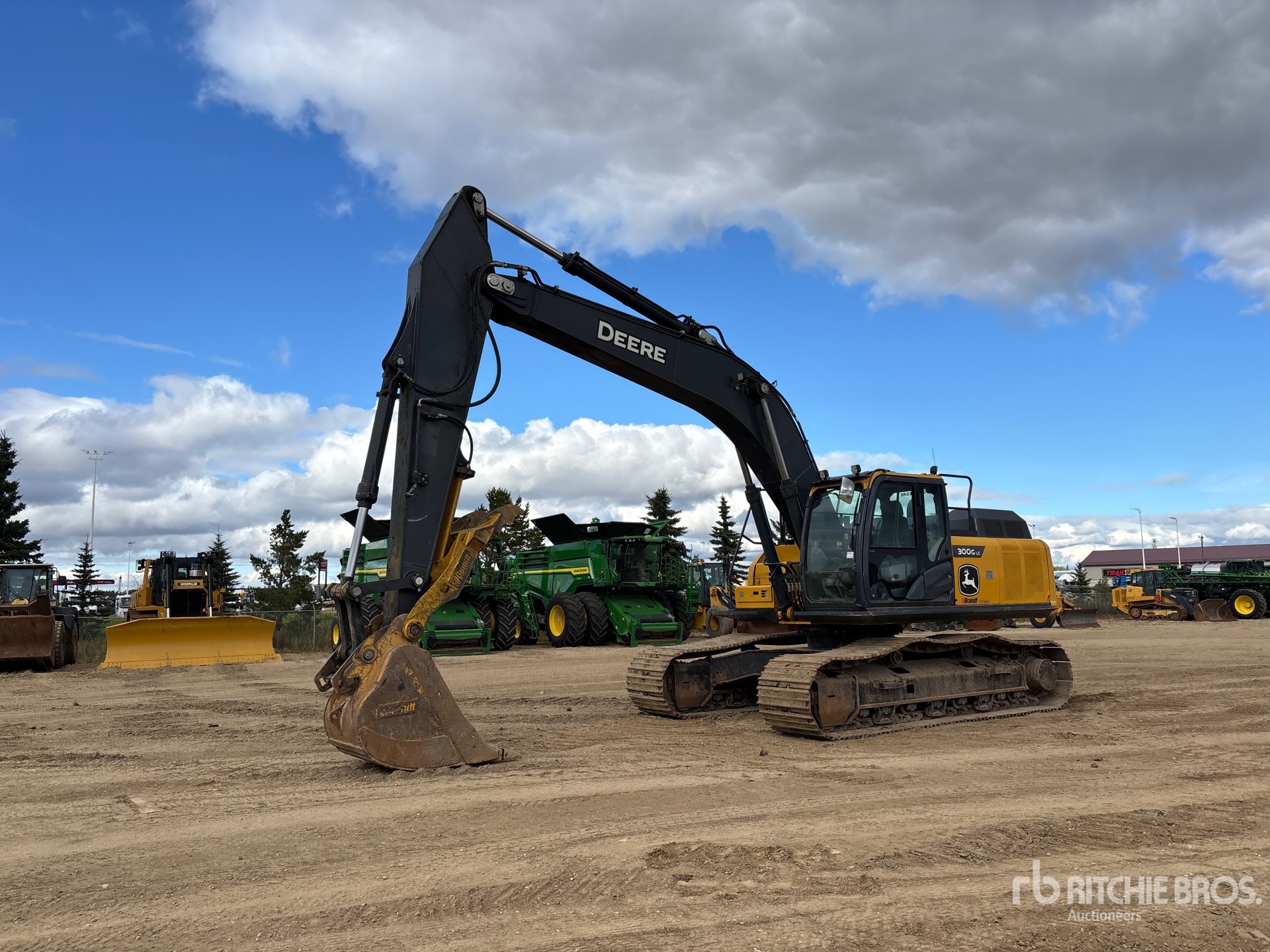 2022 John Deere 300G LC