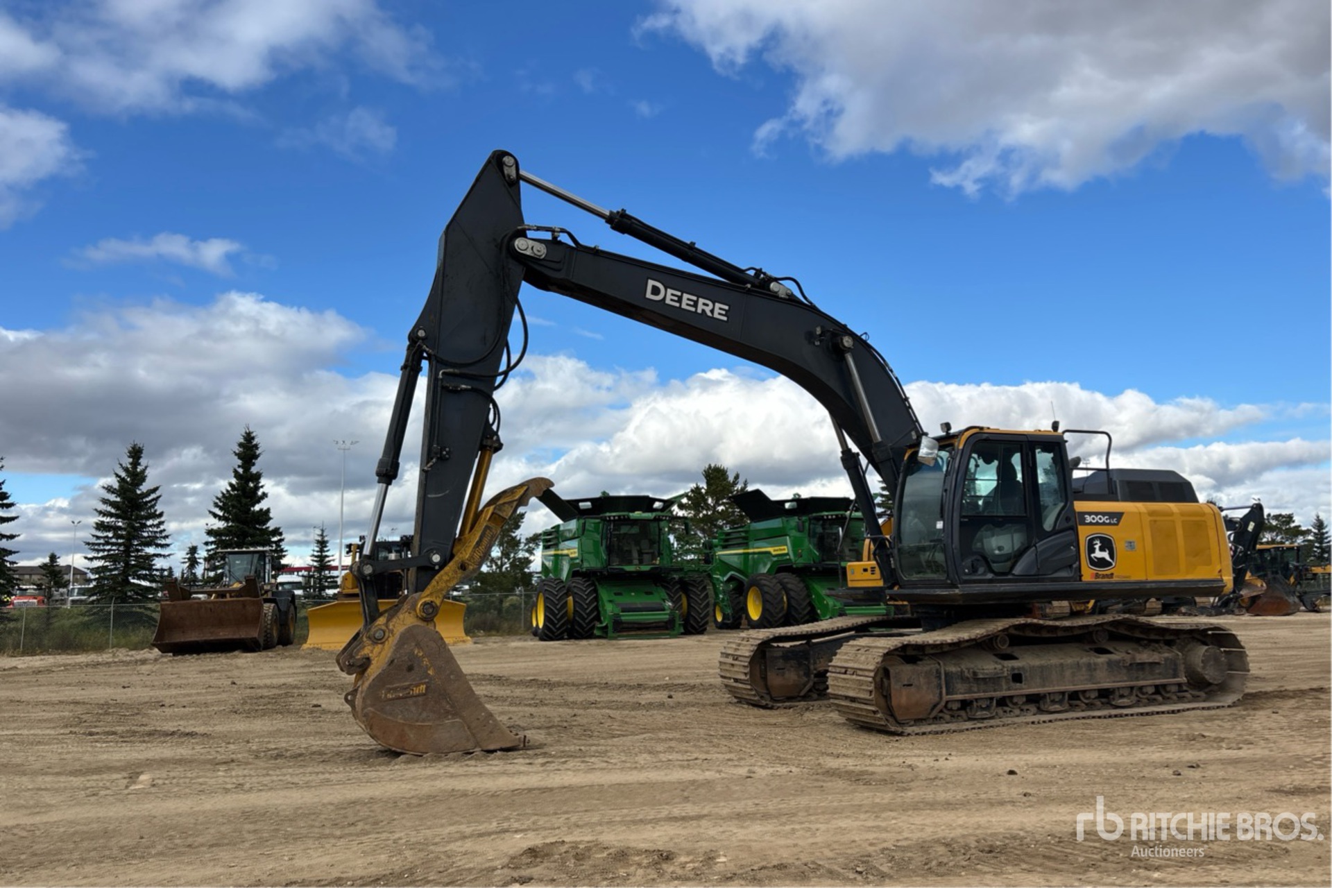 2022 John Deere 300G LC