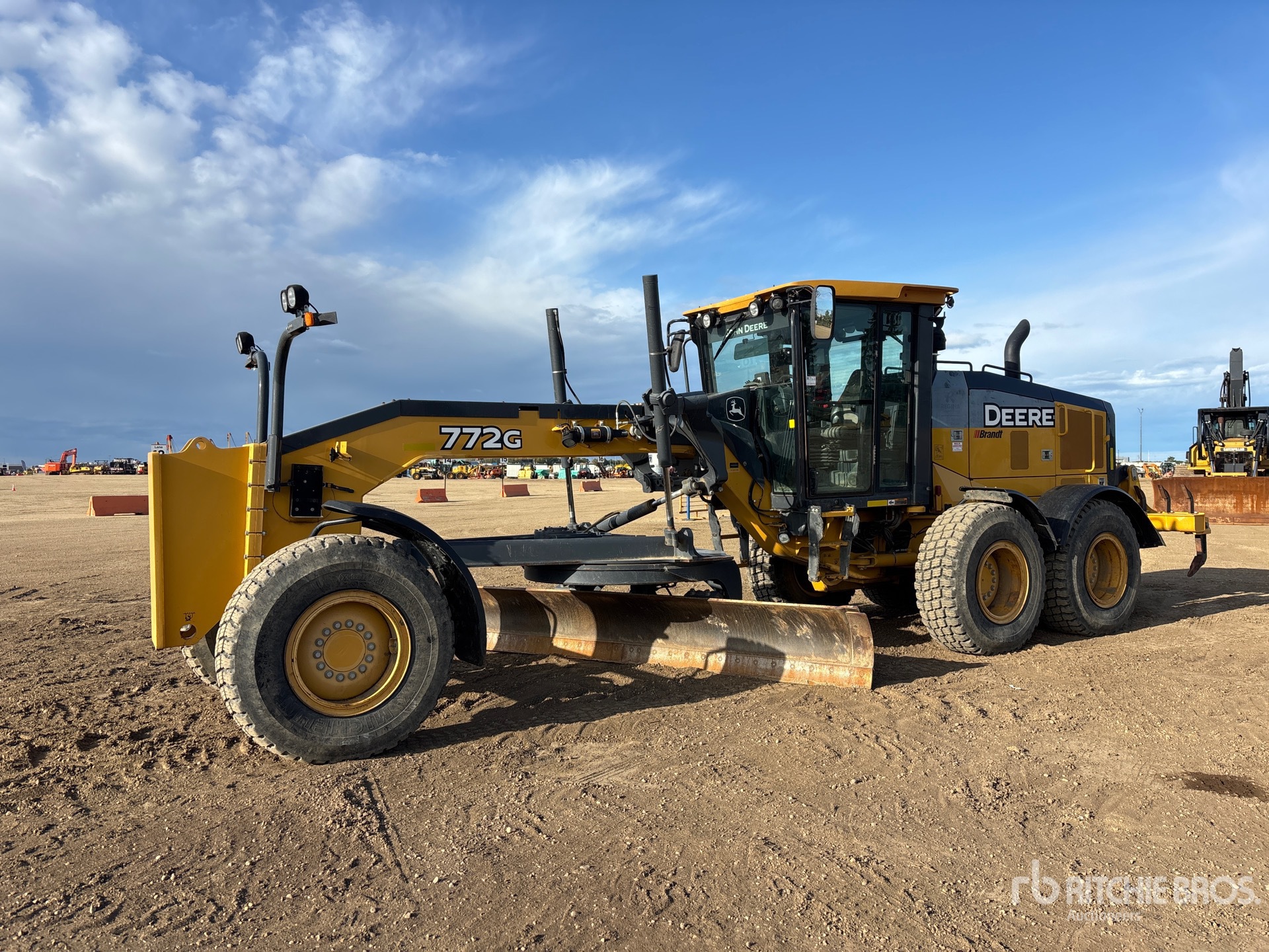 Photo of 2015 John Deere 772G