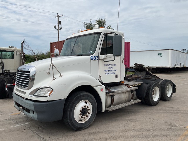2007 Freightliner Columbia 120 6x4 T/A Day Cab Truck Tractor