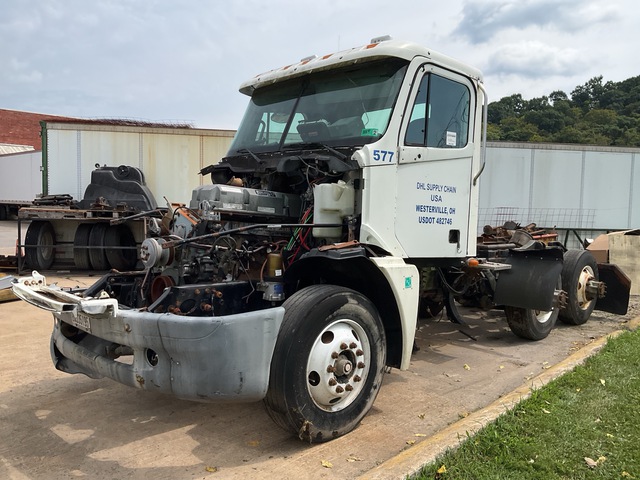 2007 Freightliner Columbia 120 6x4 T/A Day Cab Truck Tractor (Inoperable)