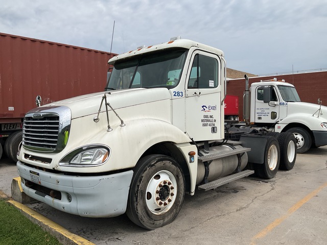 2006 Freightliner Columbia 6x4 T/A Day Cab Truck Tractor
