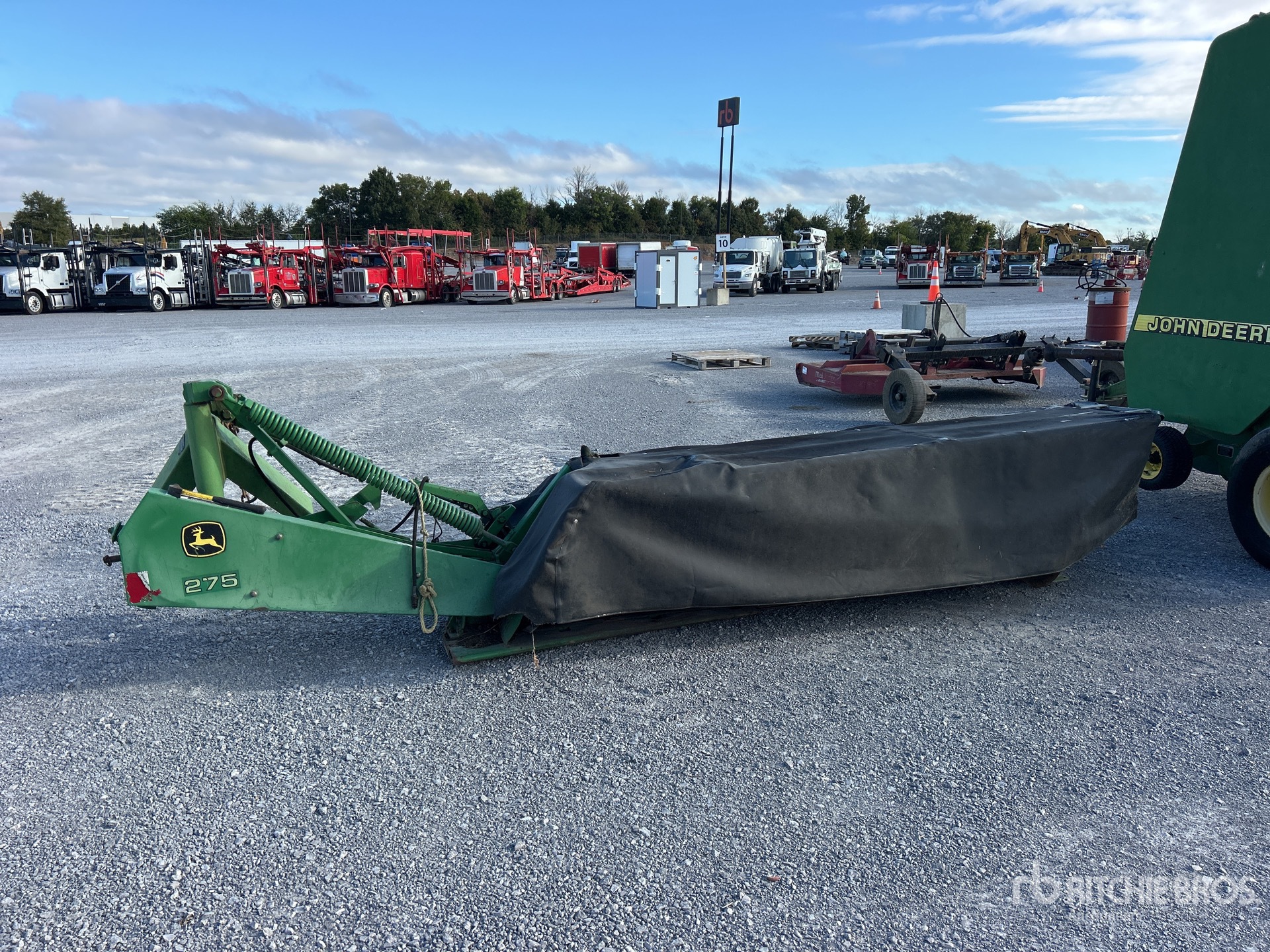 John Deere 275
