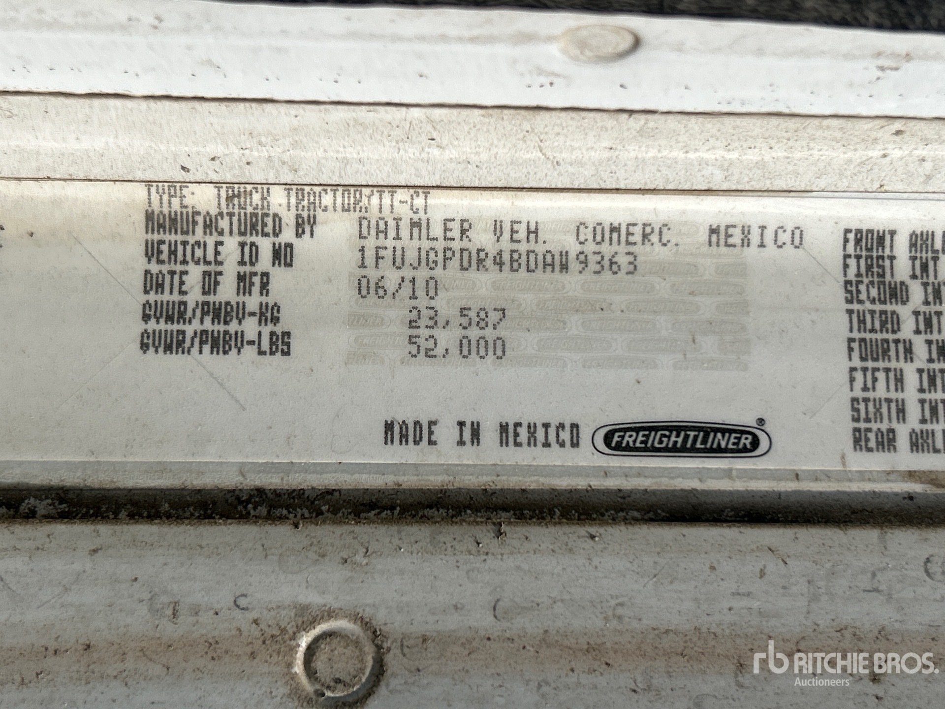 2011 Freightliner CORONADO 122