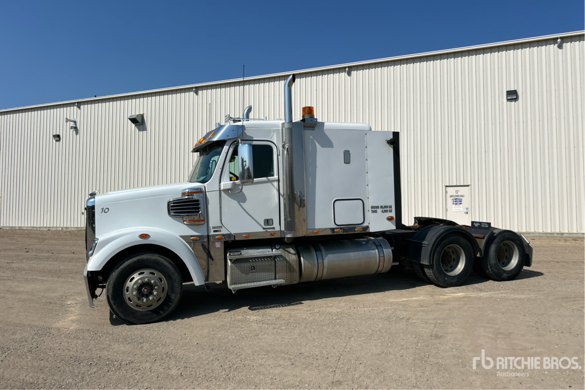 2011 Freightliner CORONADO 122