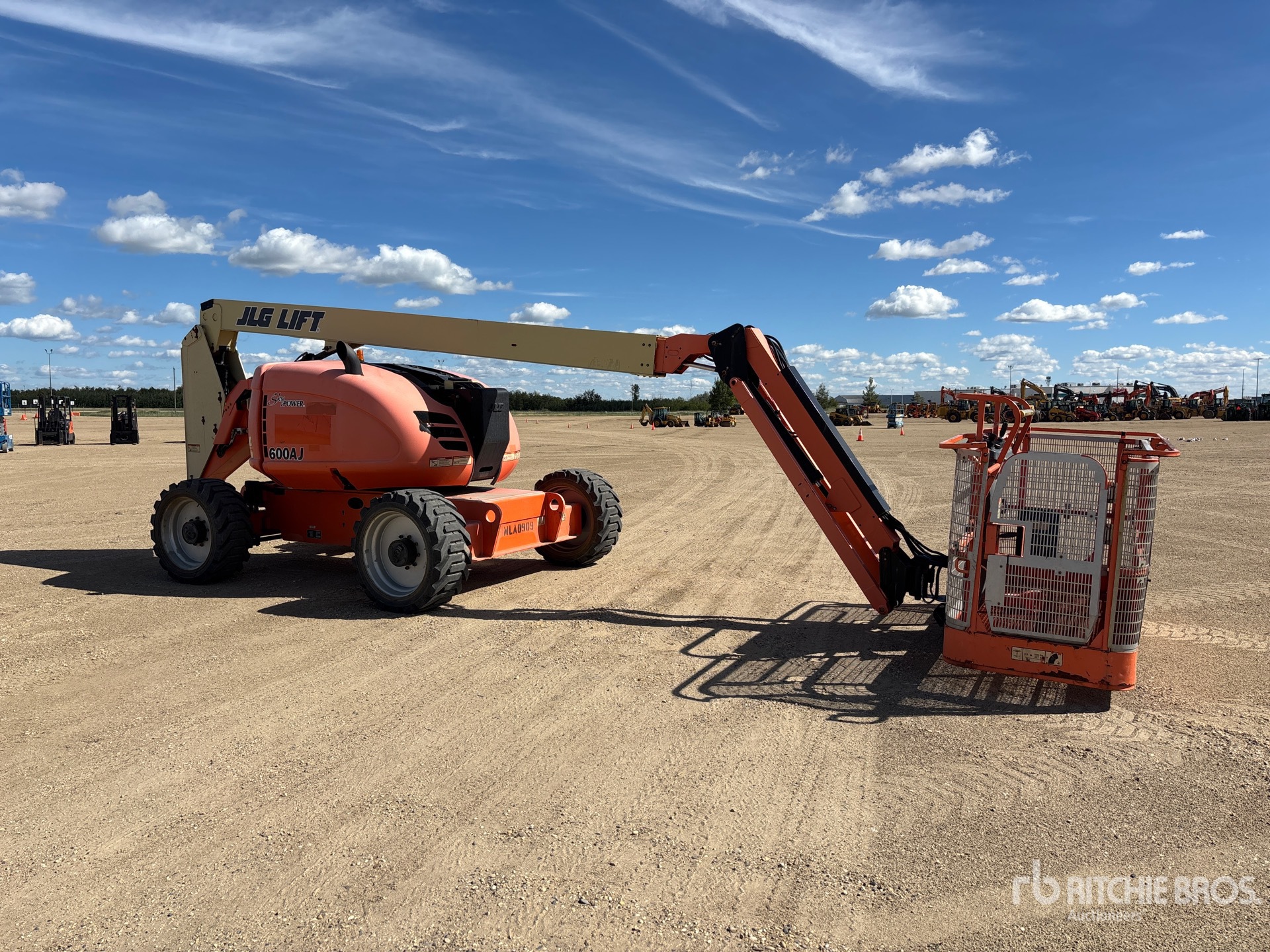 2018 JLG 600AJ