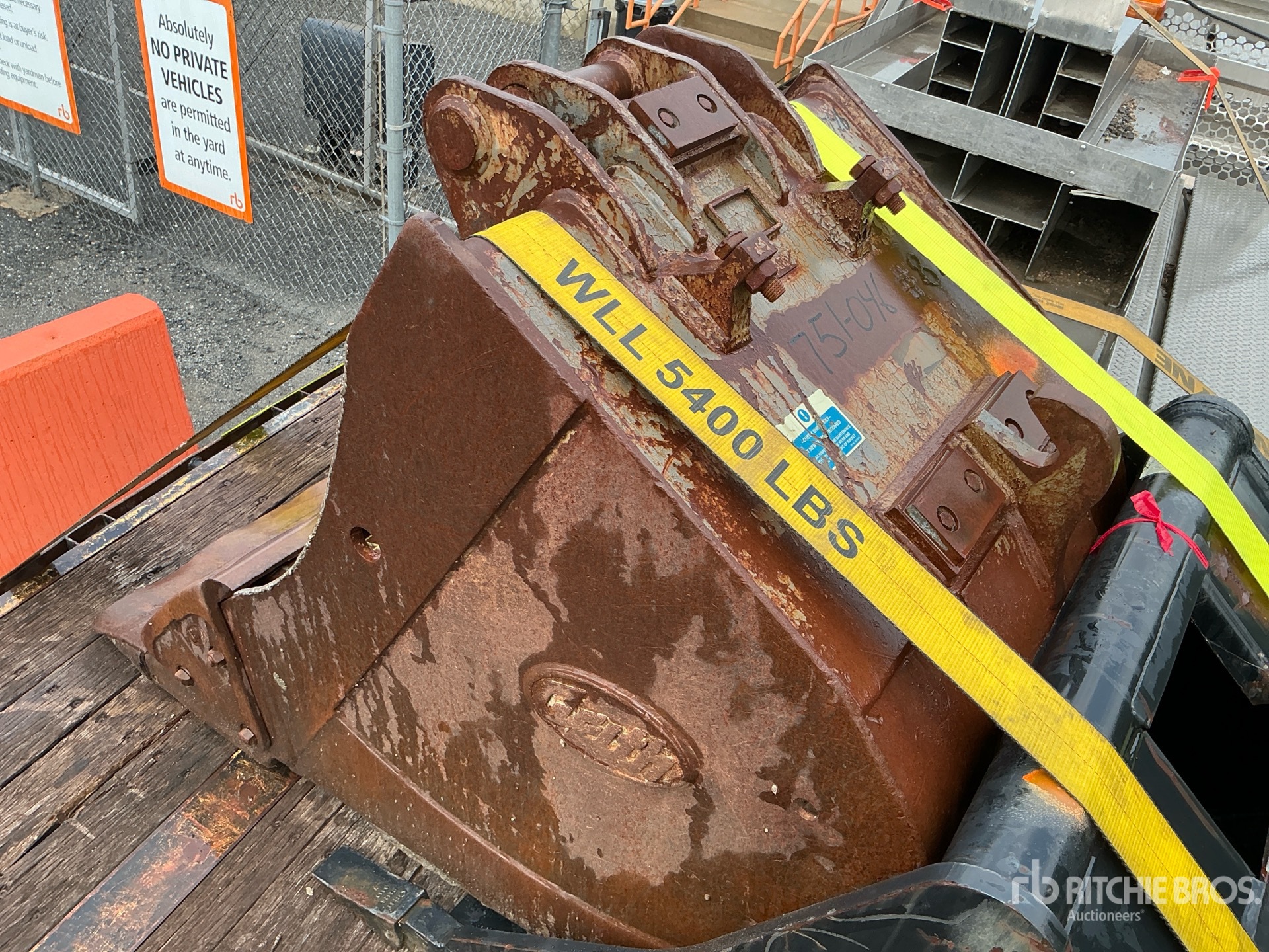 Geith 36 IN DIGGING