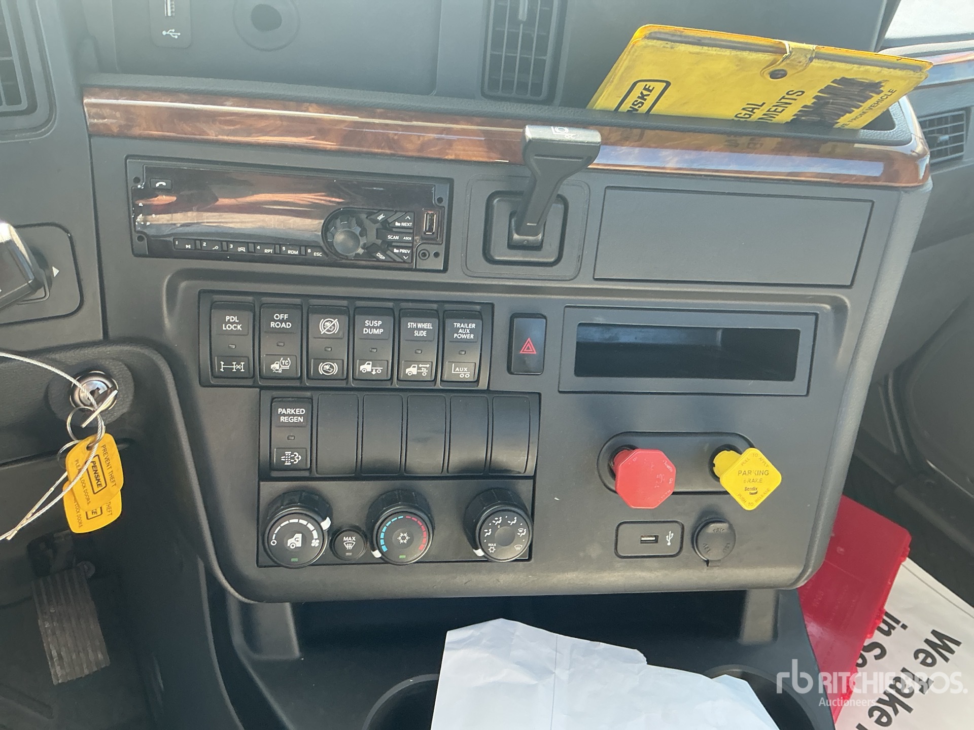 2020 International LT625