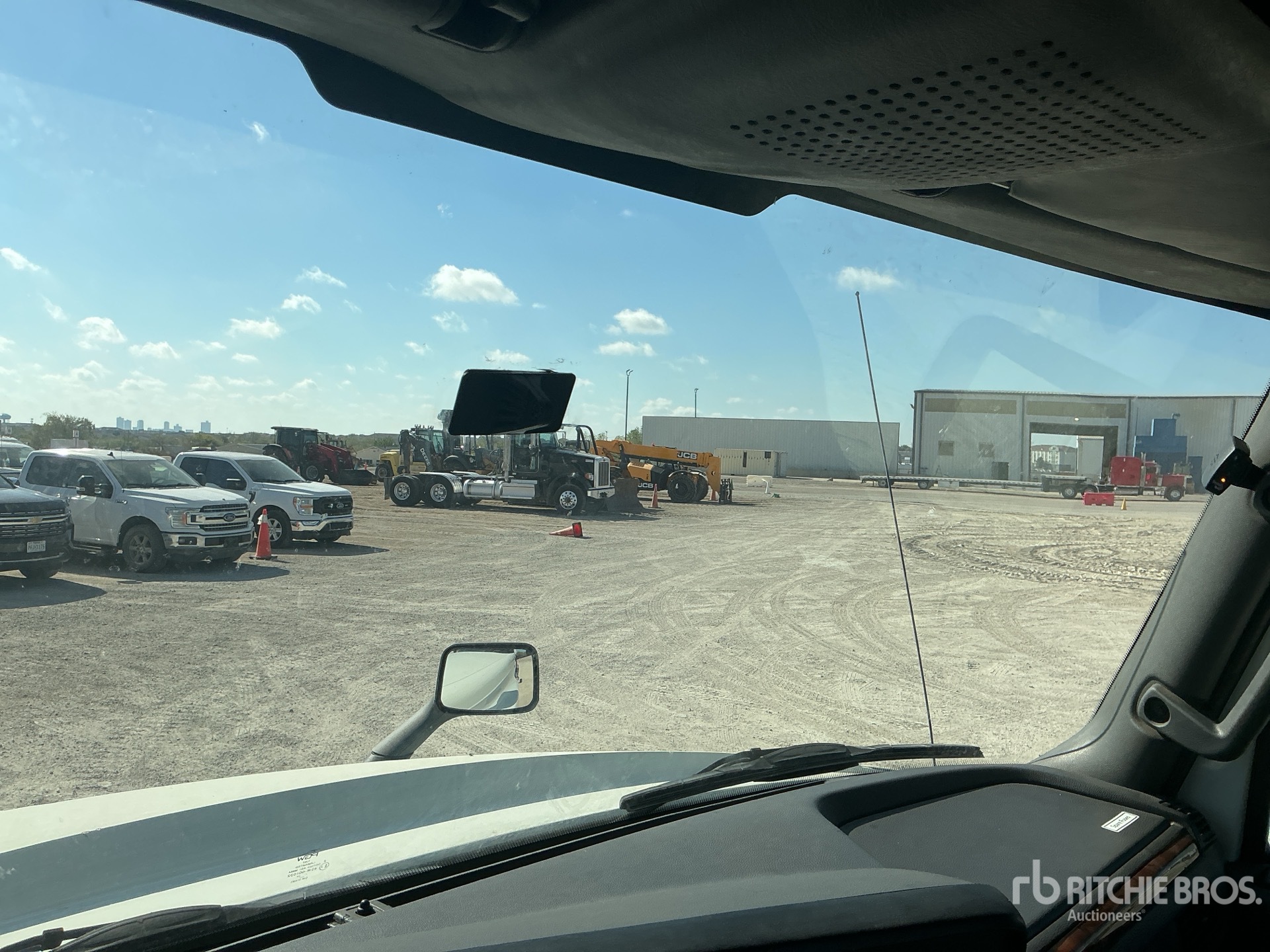 2020 International LT625