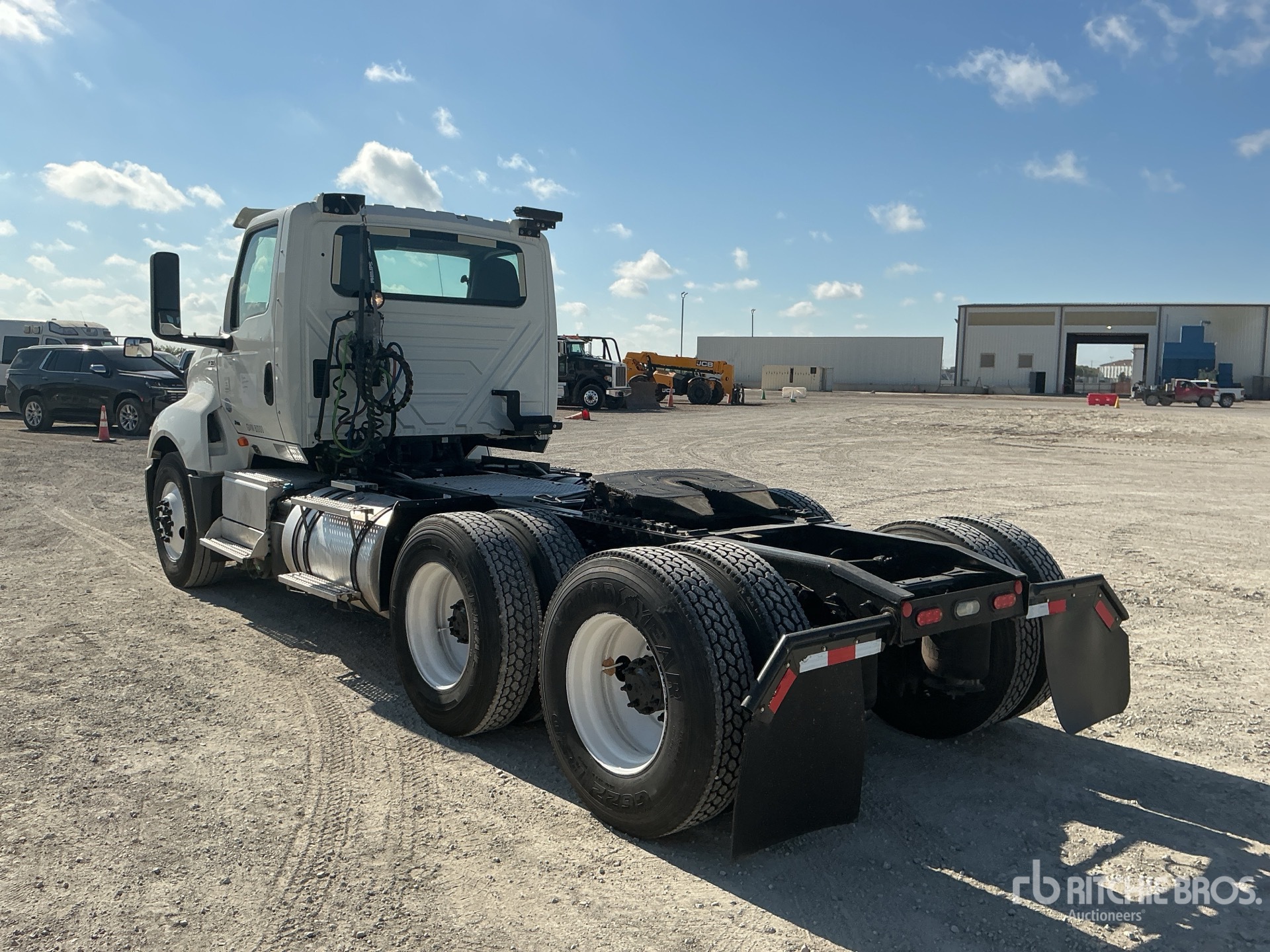 2020 International LT625