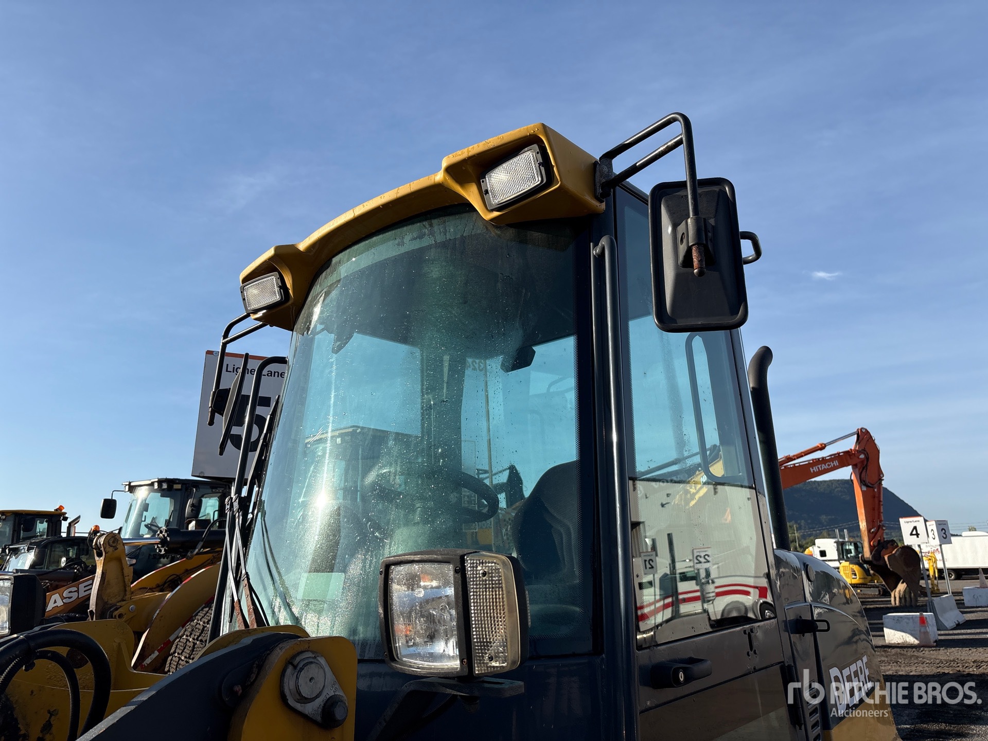 2014 John Deere 324J