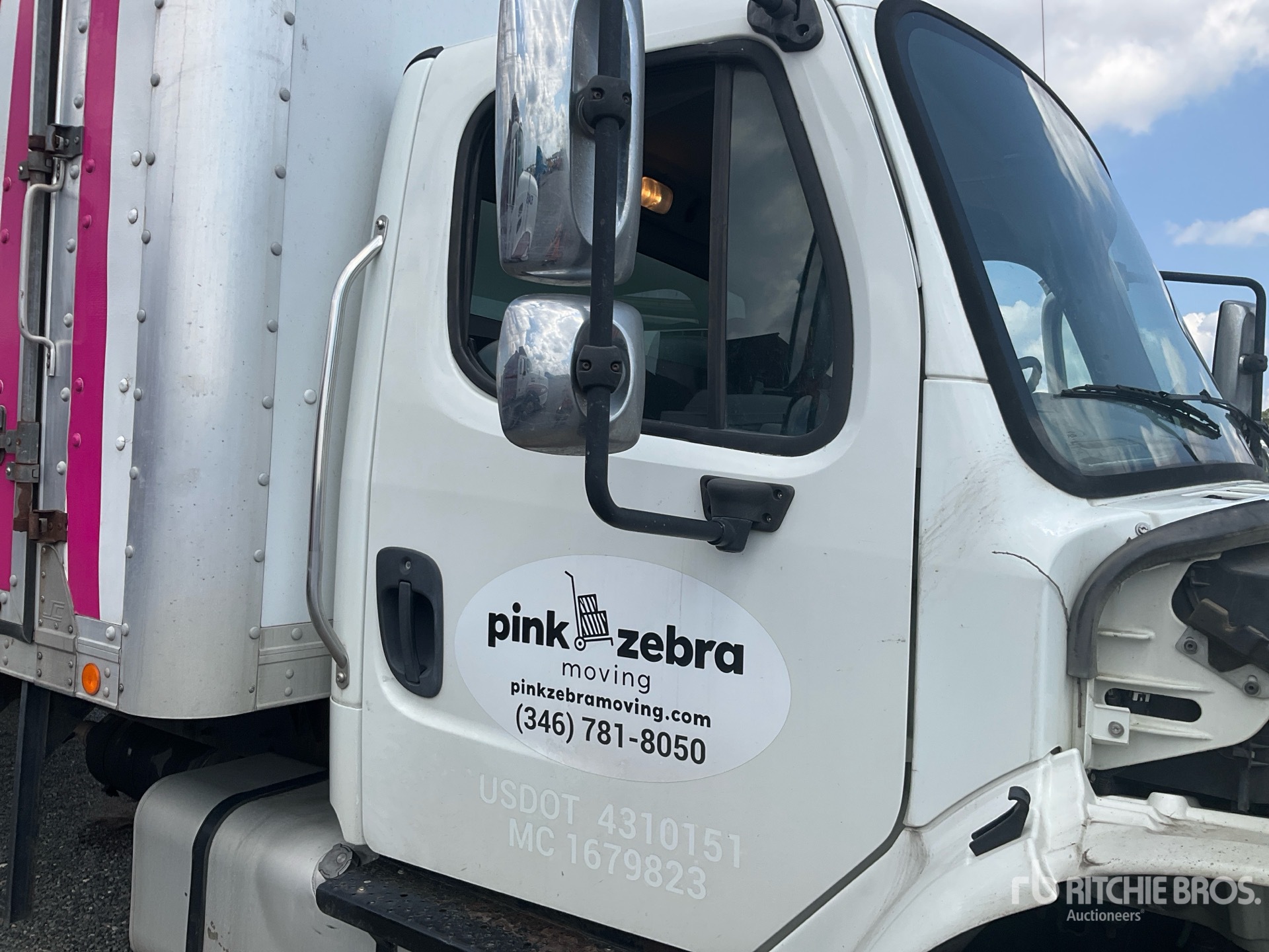 2015 Freightliner M2 106