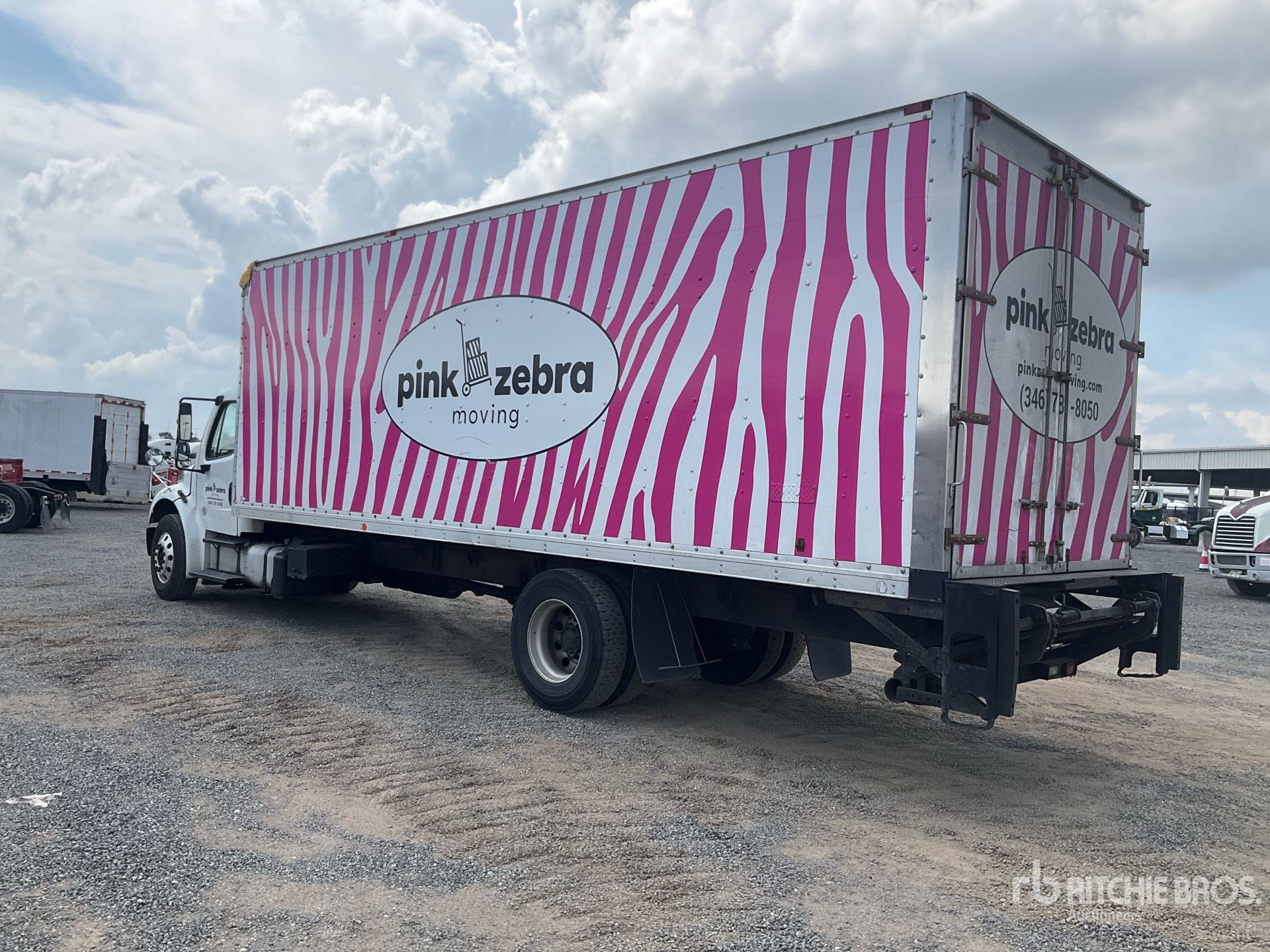 2015 Freightliner M2 106