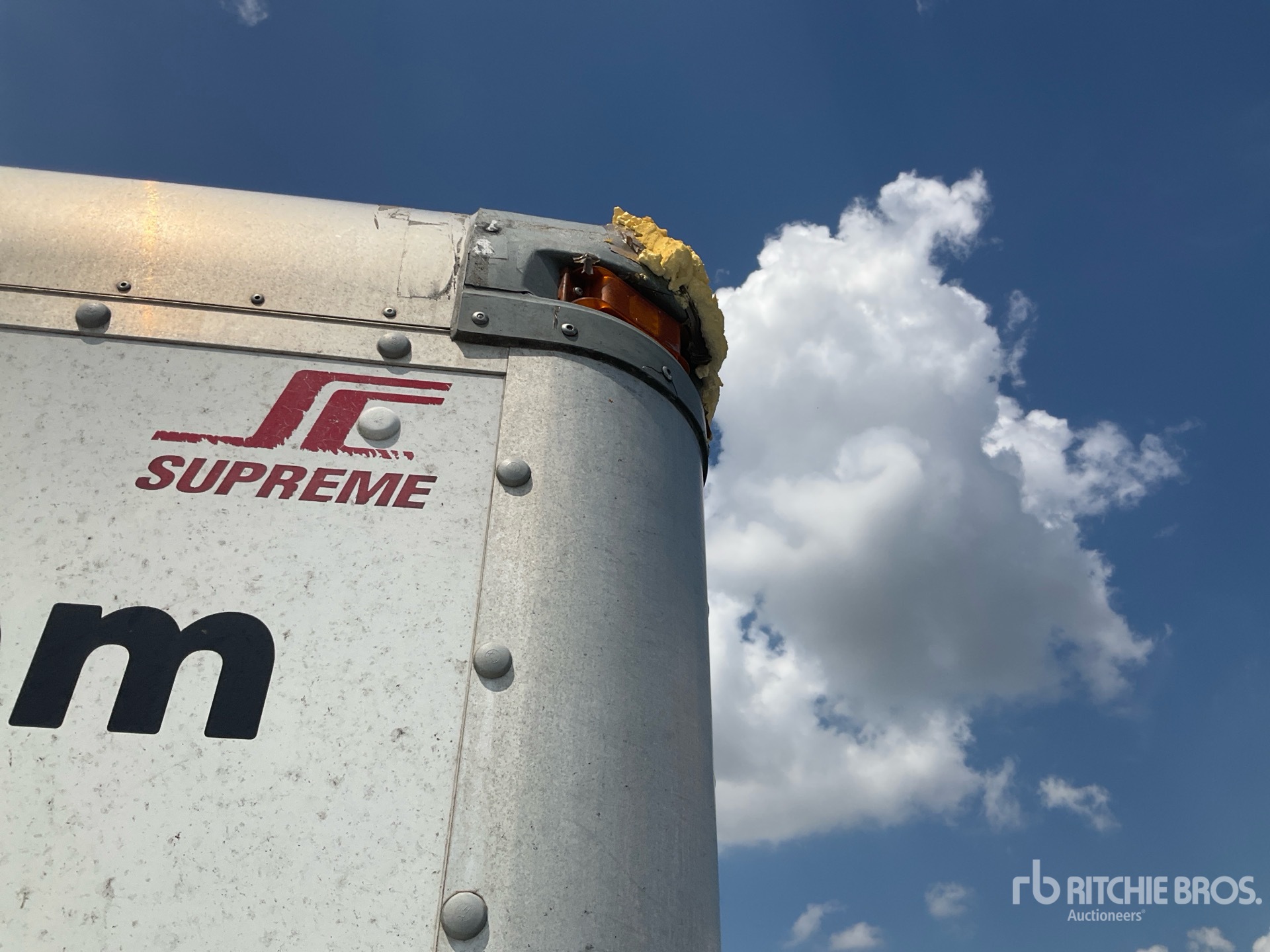 2015 Freightliner M2 106