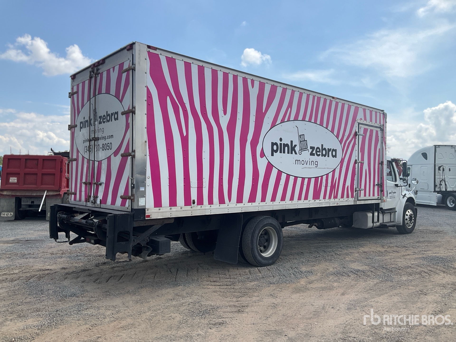 2015 Freightliner M2 106
