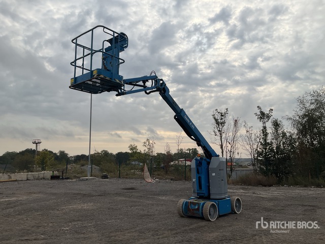 2014 Genie Z30/20 Articulating Boom Lift