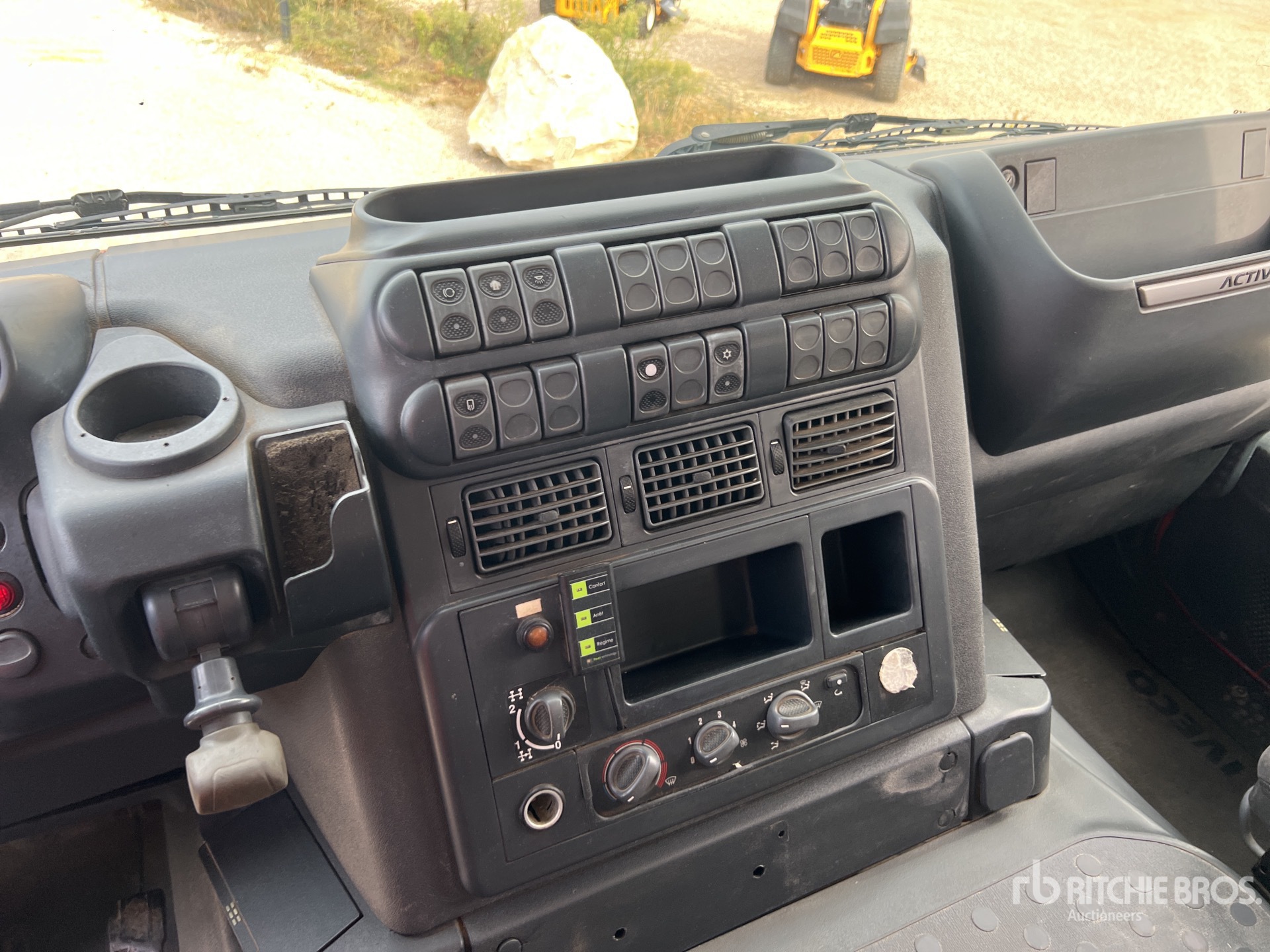 2008 Iveco TRAKKER 410